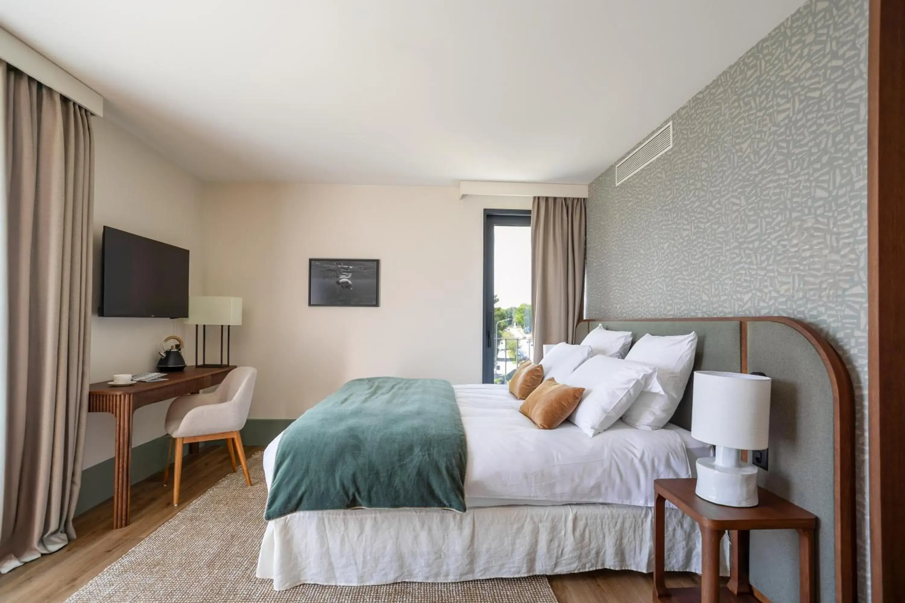 Superior Double Room with Lake View in Maison du Lac Boutique Hôtel Superior Double Room with Lake View in Maison du Lac Boutique Hôtel