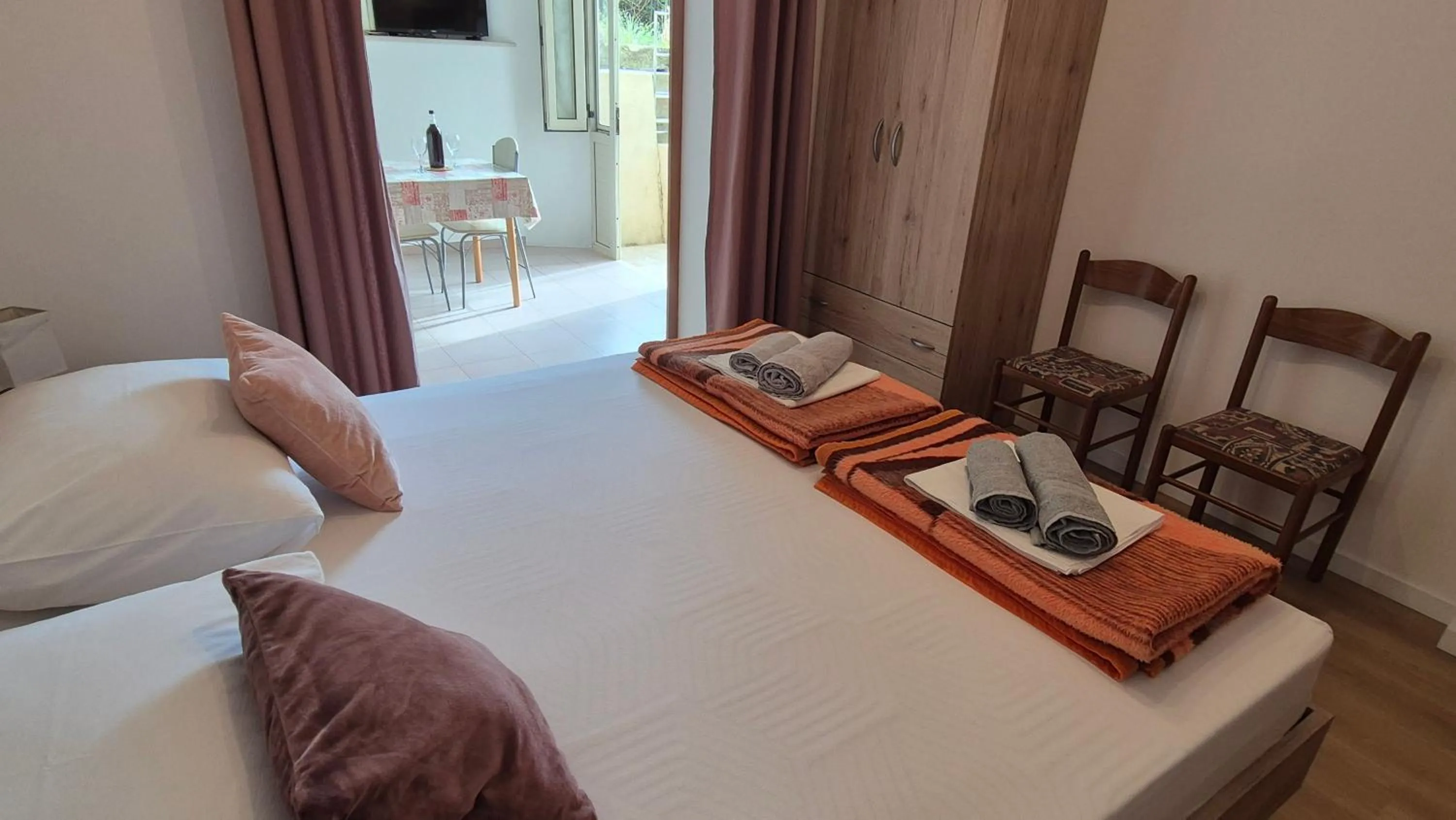 Bedroom, Bed in Apartments Kust
