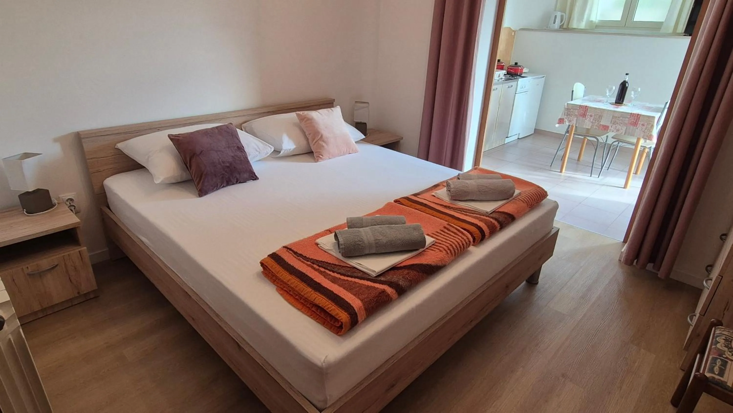 Bedroom, Bed in Apartments Kust