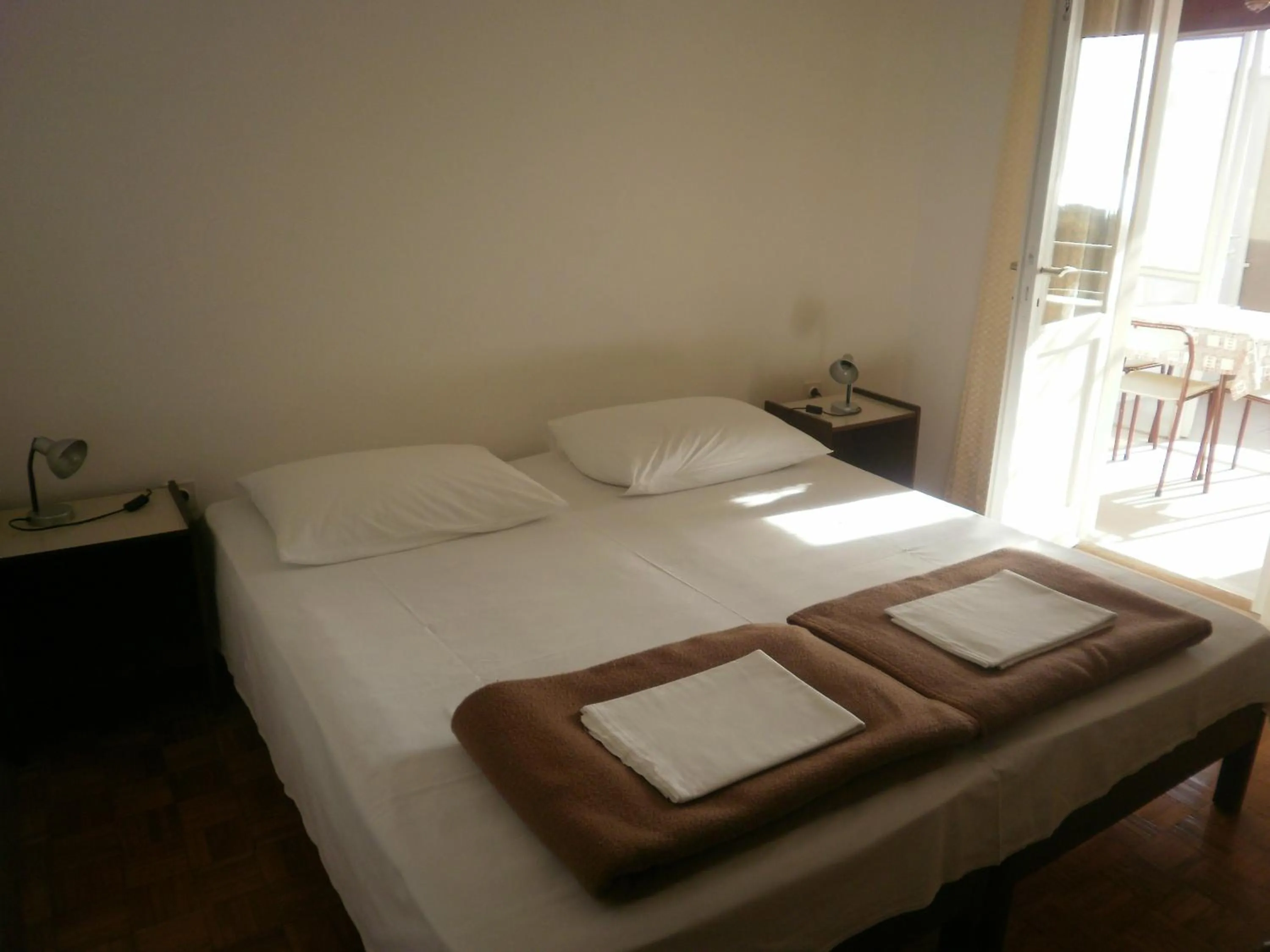 Bedroom, Bed in Apartments Kust