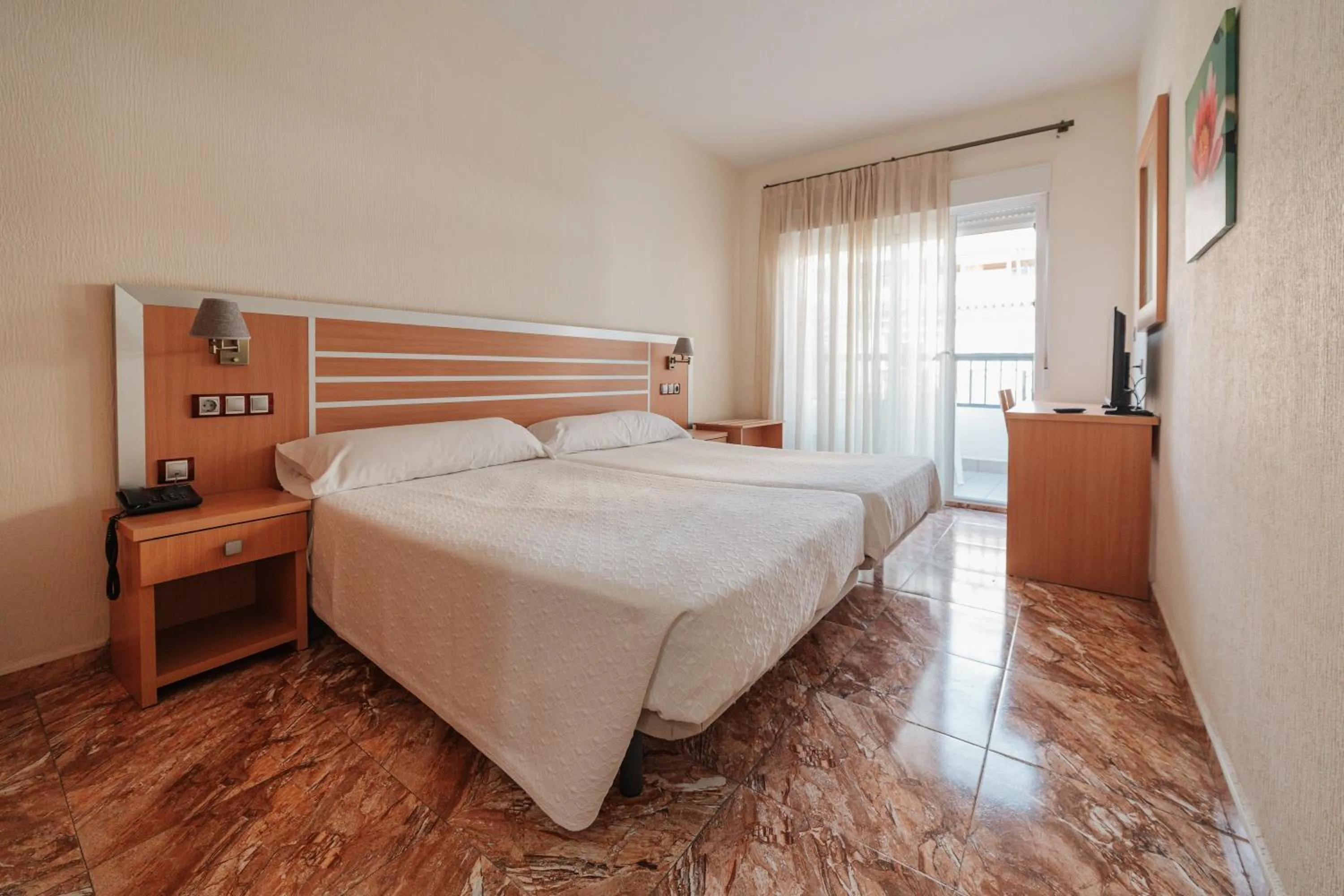 Photo of the whole room, Bed in Hotel La Familia