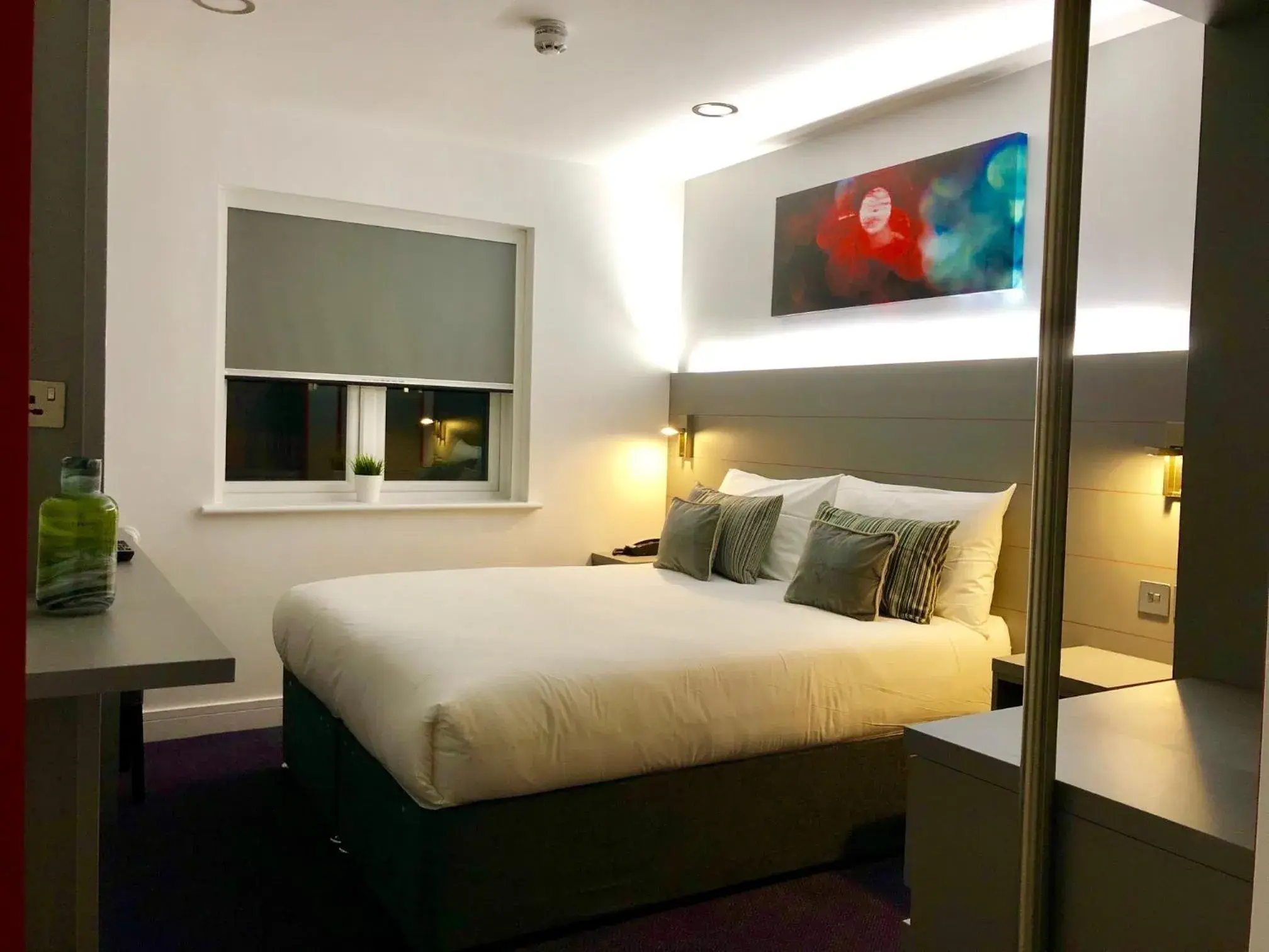 Bedroom, Bed in Ilford Hotel Goodmayes Bedroom, Bed in Ilford Hotel Goodmayes