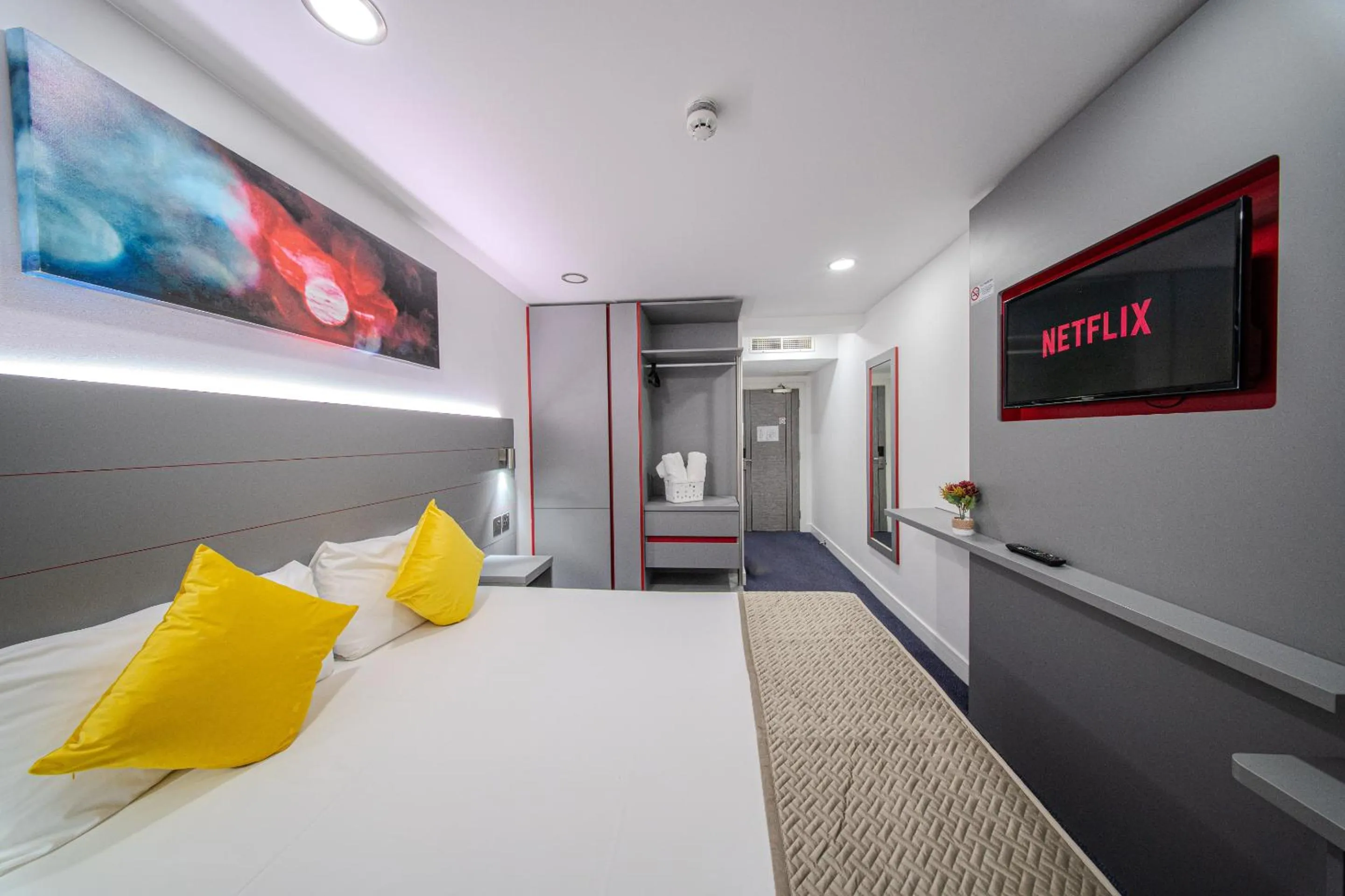 Bedroom, Bed in Ilford Hotel Goodmayes