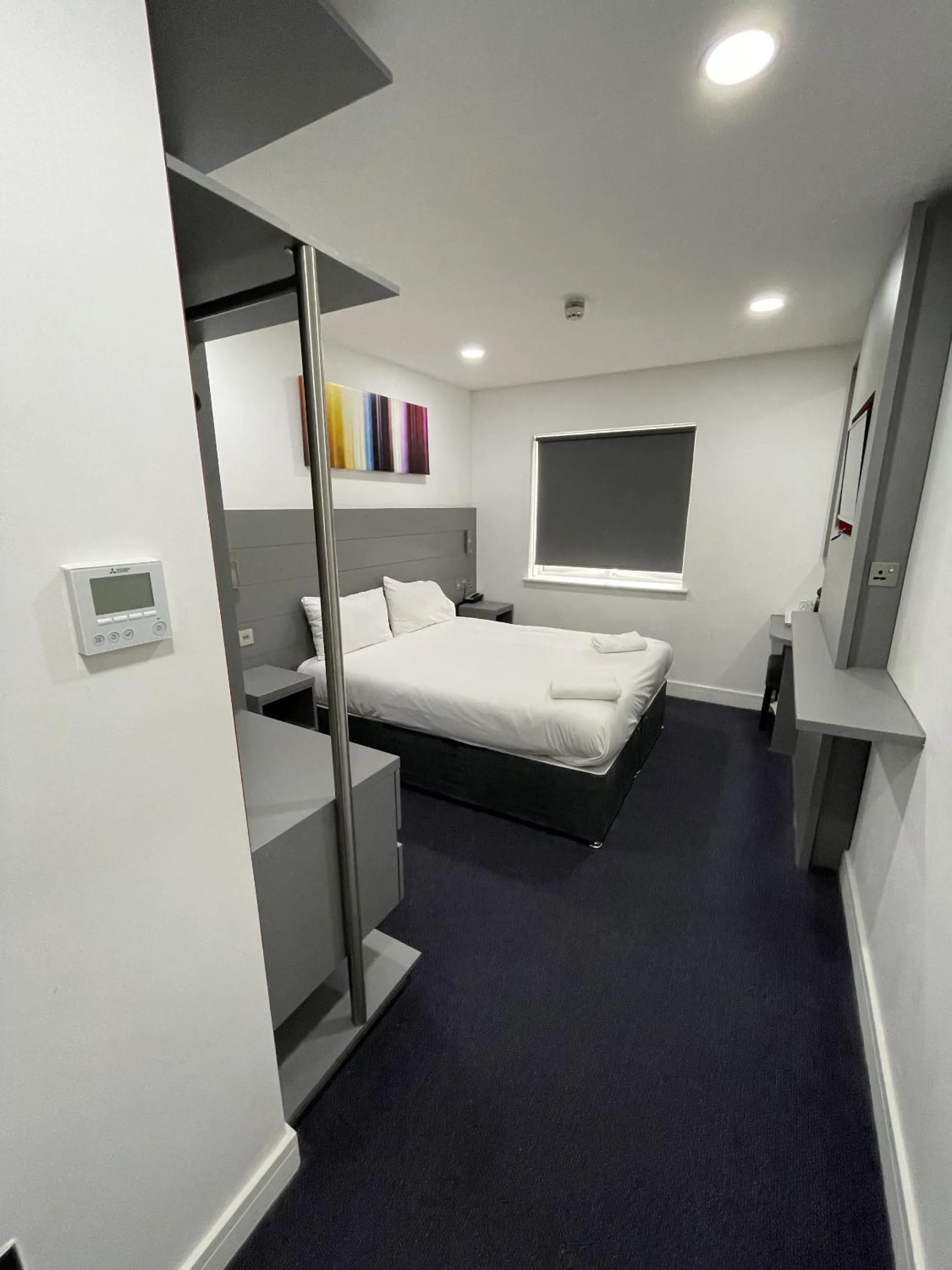 Bedroom, Bed in Ilford Hotel Goodmayes