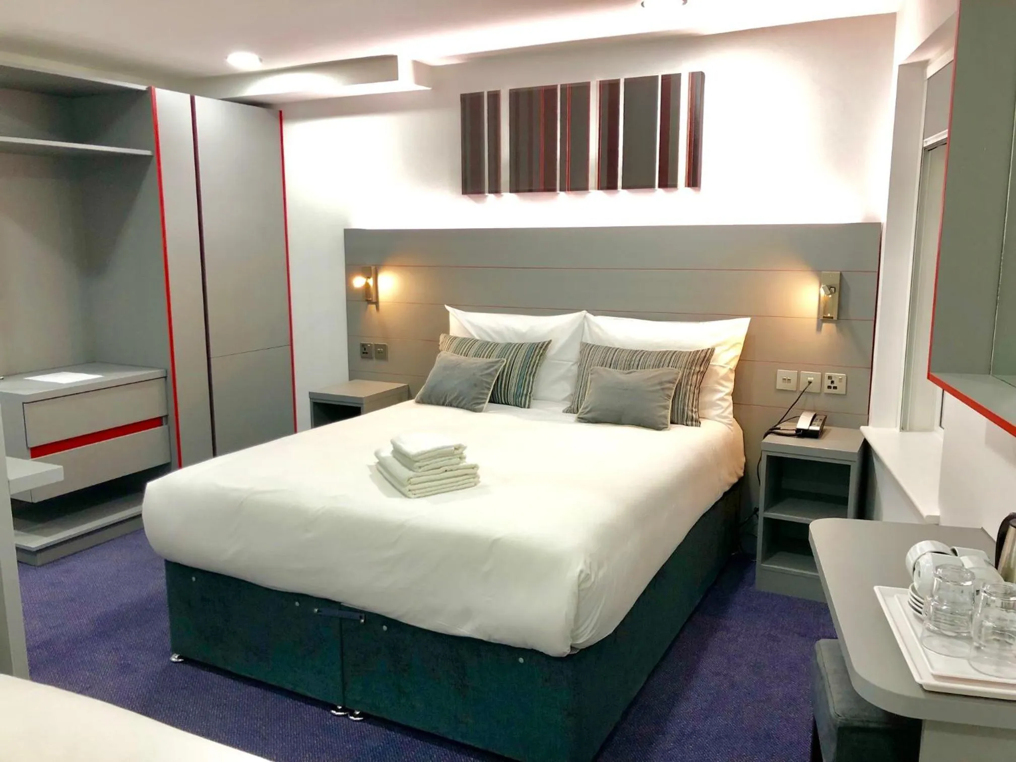 Bedroom, Bed in Ilford Hotel Goodmayes