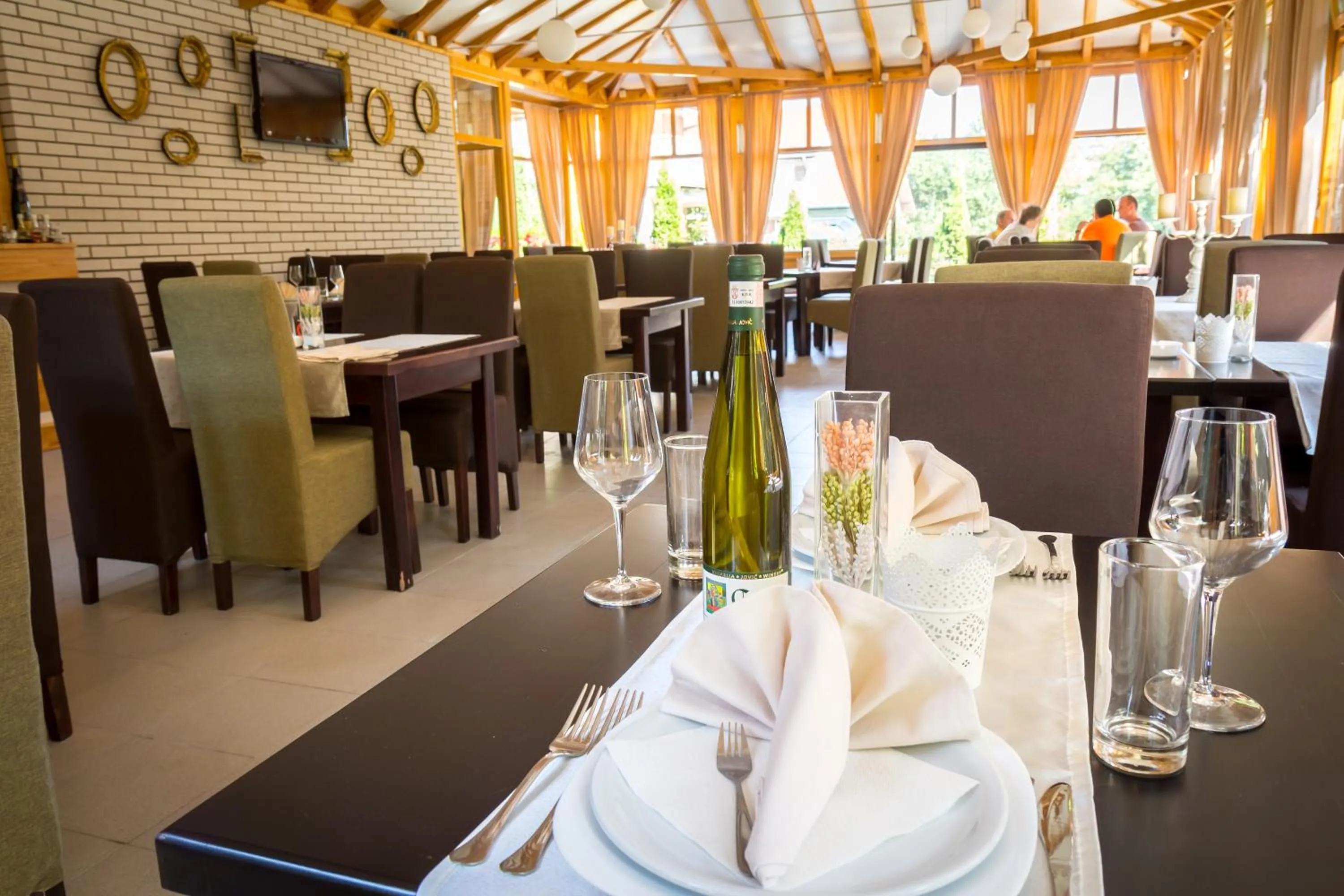 Restaurant/places to eat in Hotel Danica