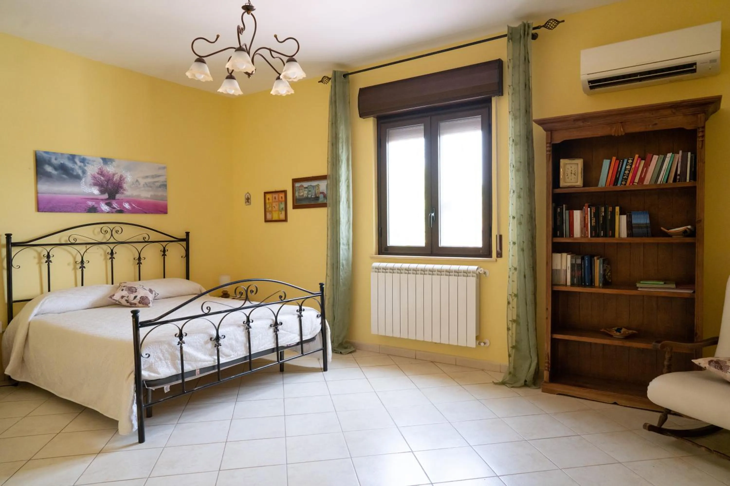 Bedroom, Bed in Capinera