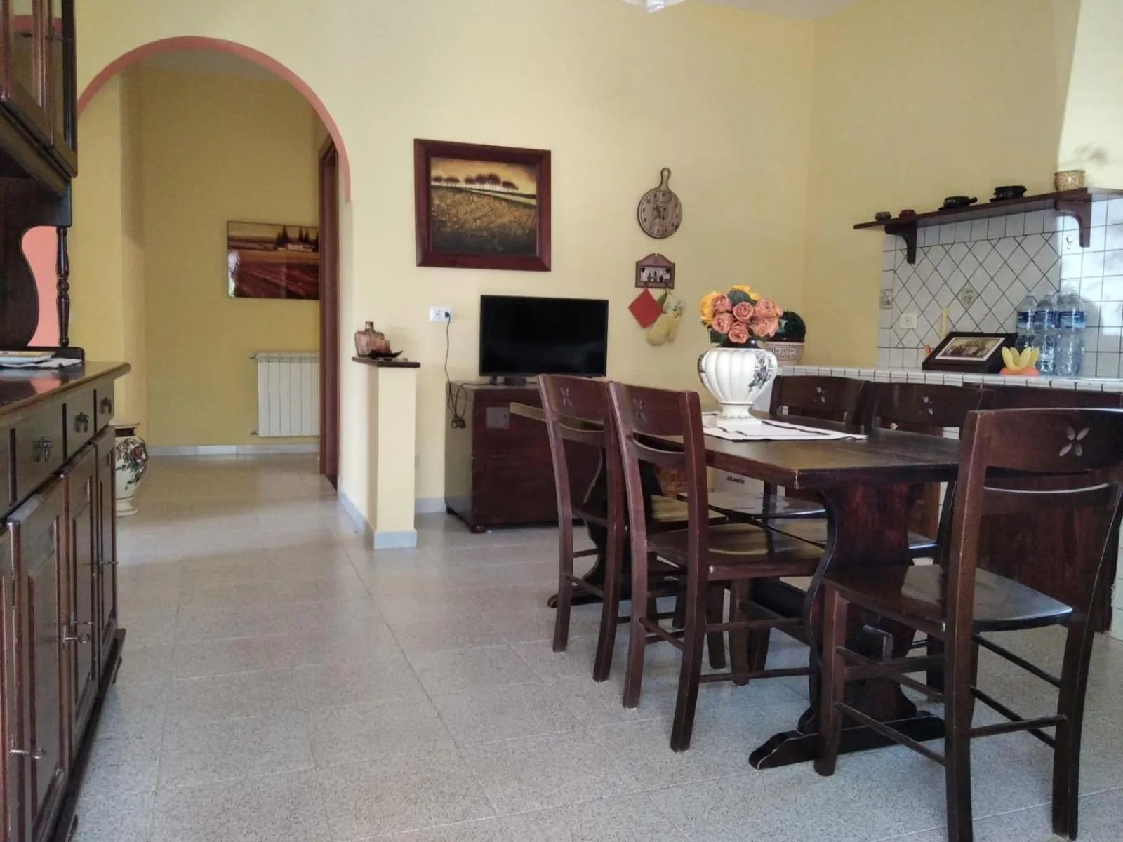 Communal lounge/ TV room in Capinera