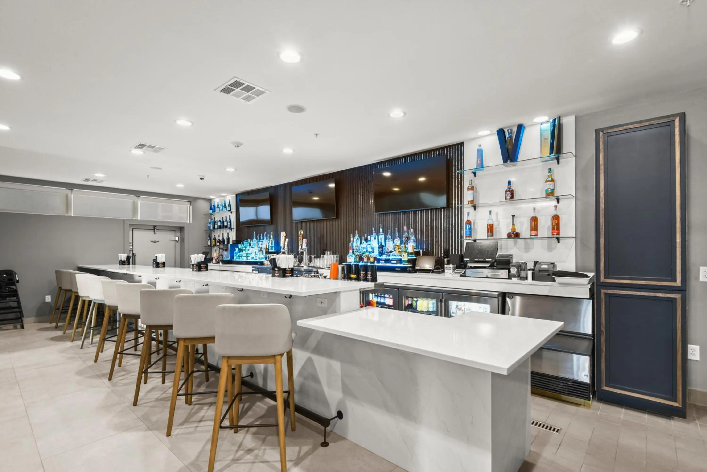 Restaurant/places to eat in Holiday Inn Gonzales by IHG