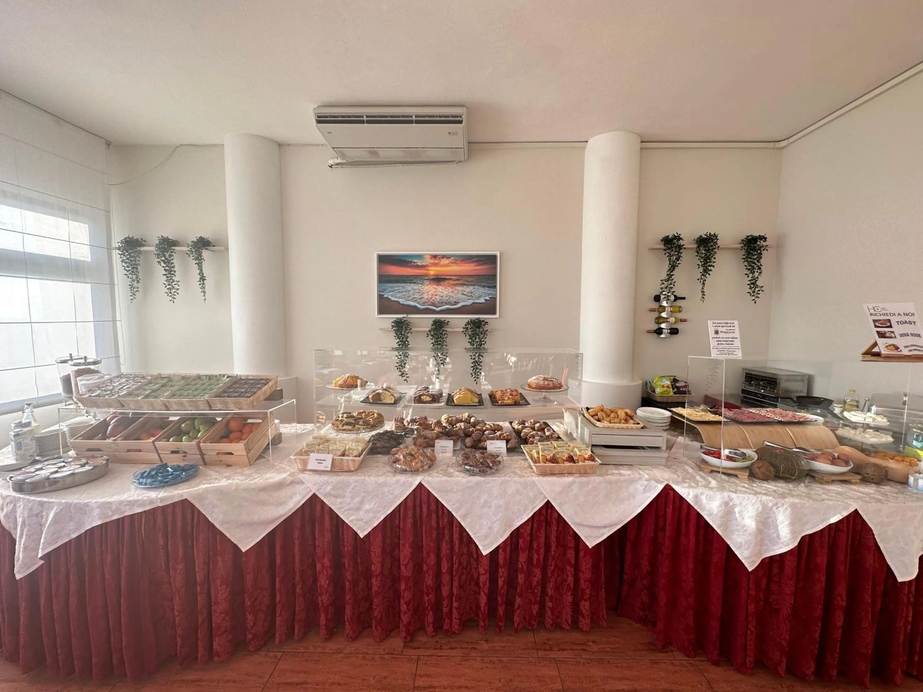 Restaurant/places to eat in Hotel Centrale