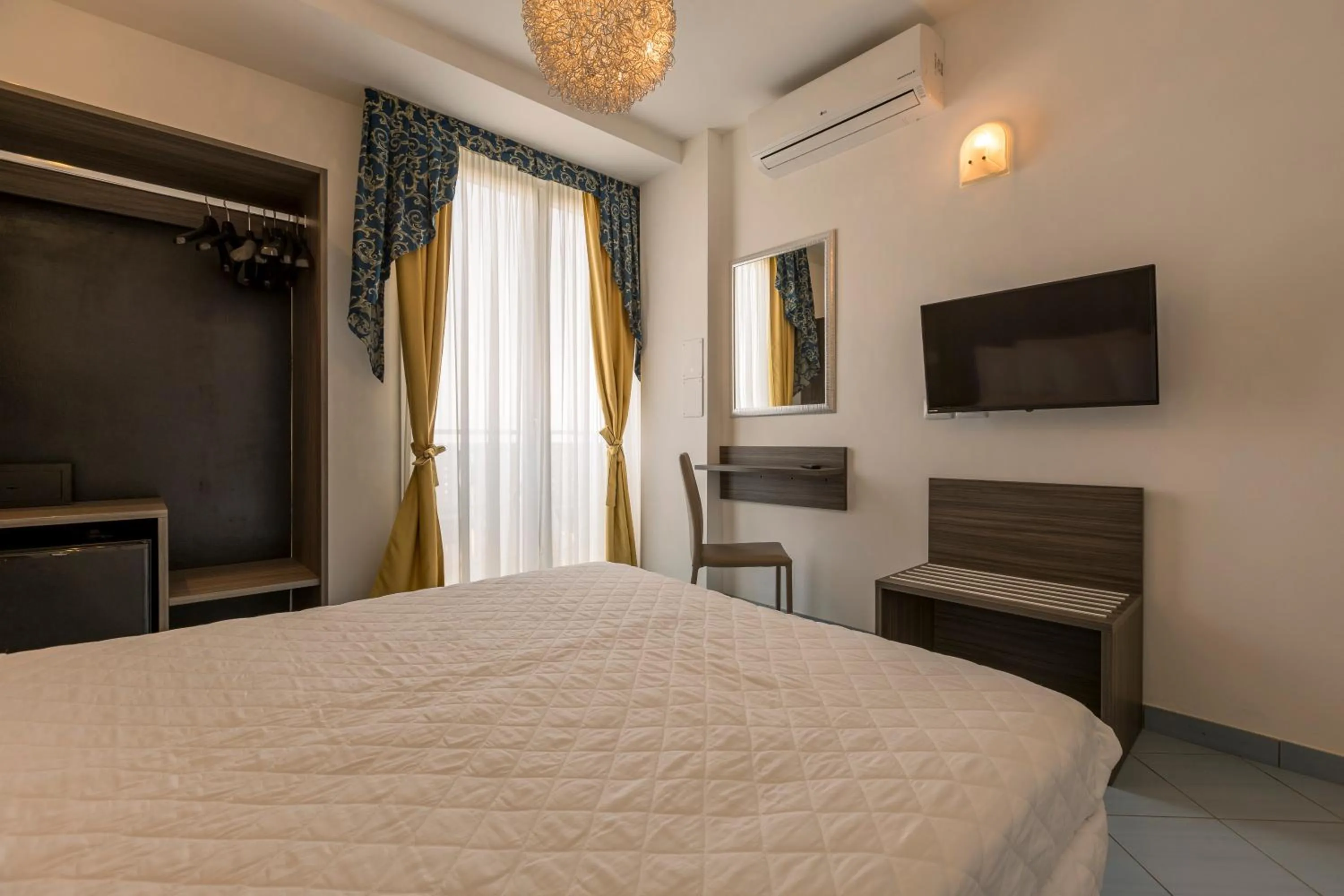 Photo of the whole room in Hotel Centrale