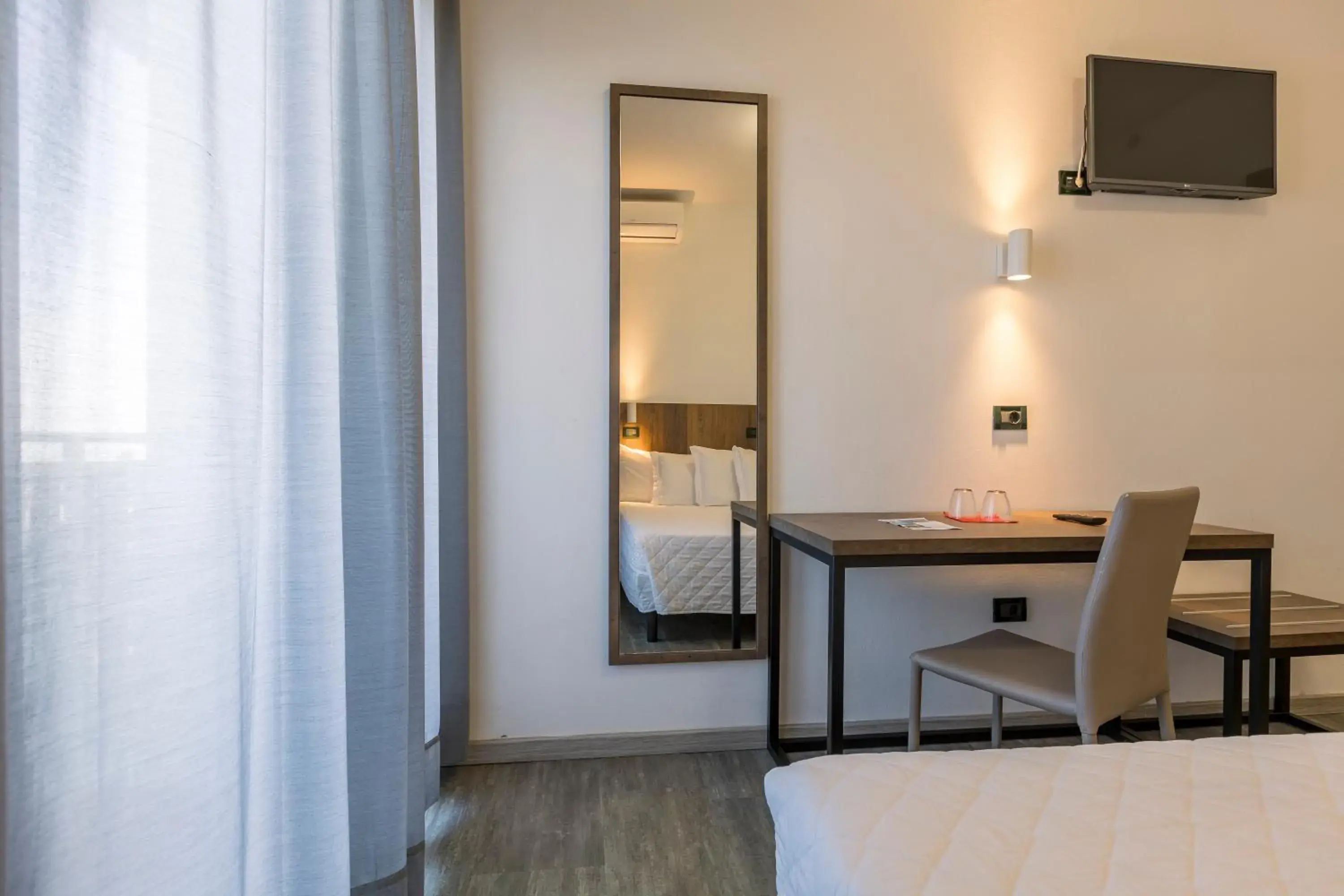 Family Room with Sea View in Hotel Centrale FRONTEMARE Family Room with Sea View in Hotel Centrale FRONTEMARE