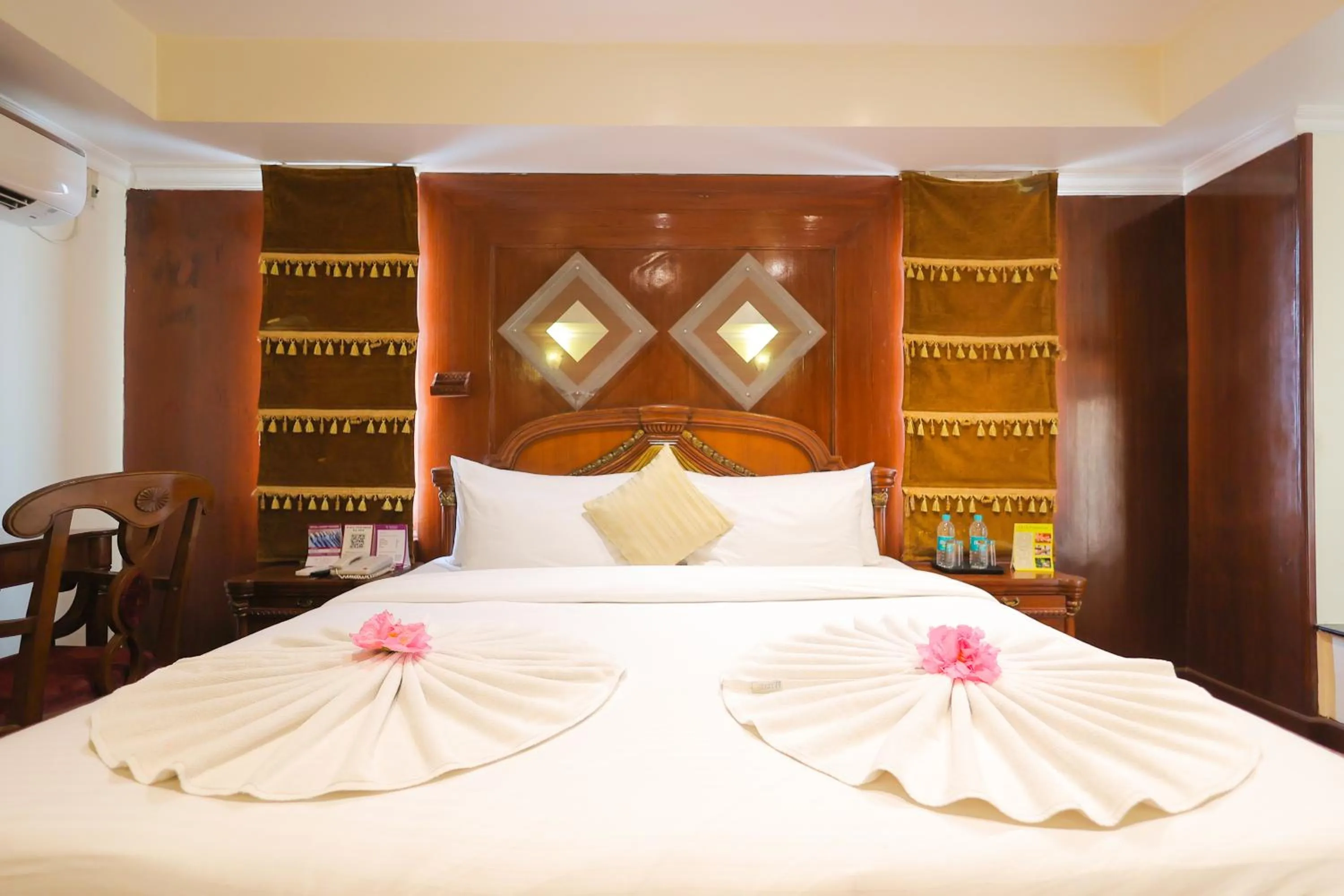 VIP, Bed in Regenta Orko's Haridwar, Motichur , 10 min from Har ki Pauri