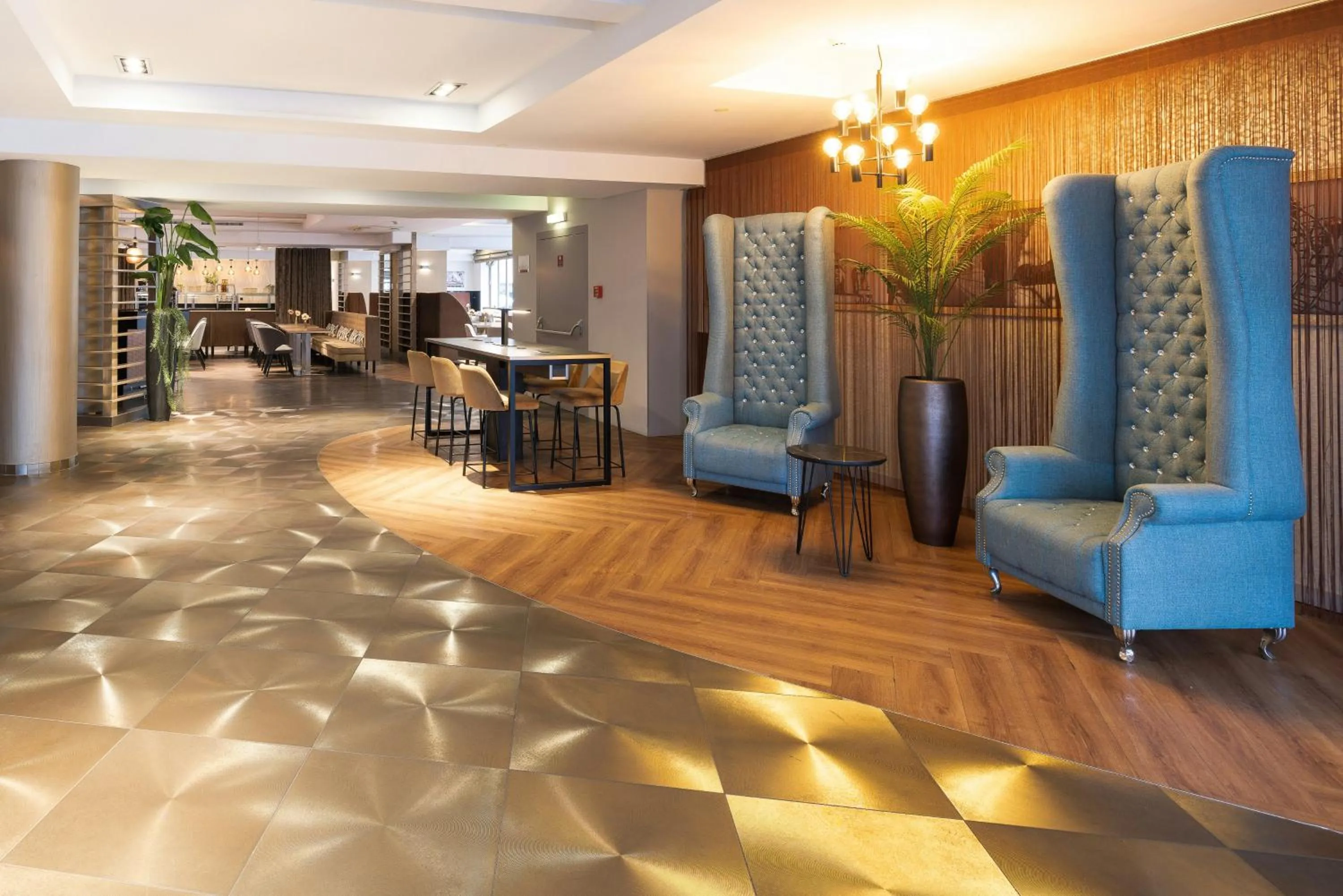 Lobby or reception in Leonardo Vienna Westbahnhof