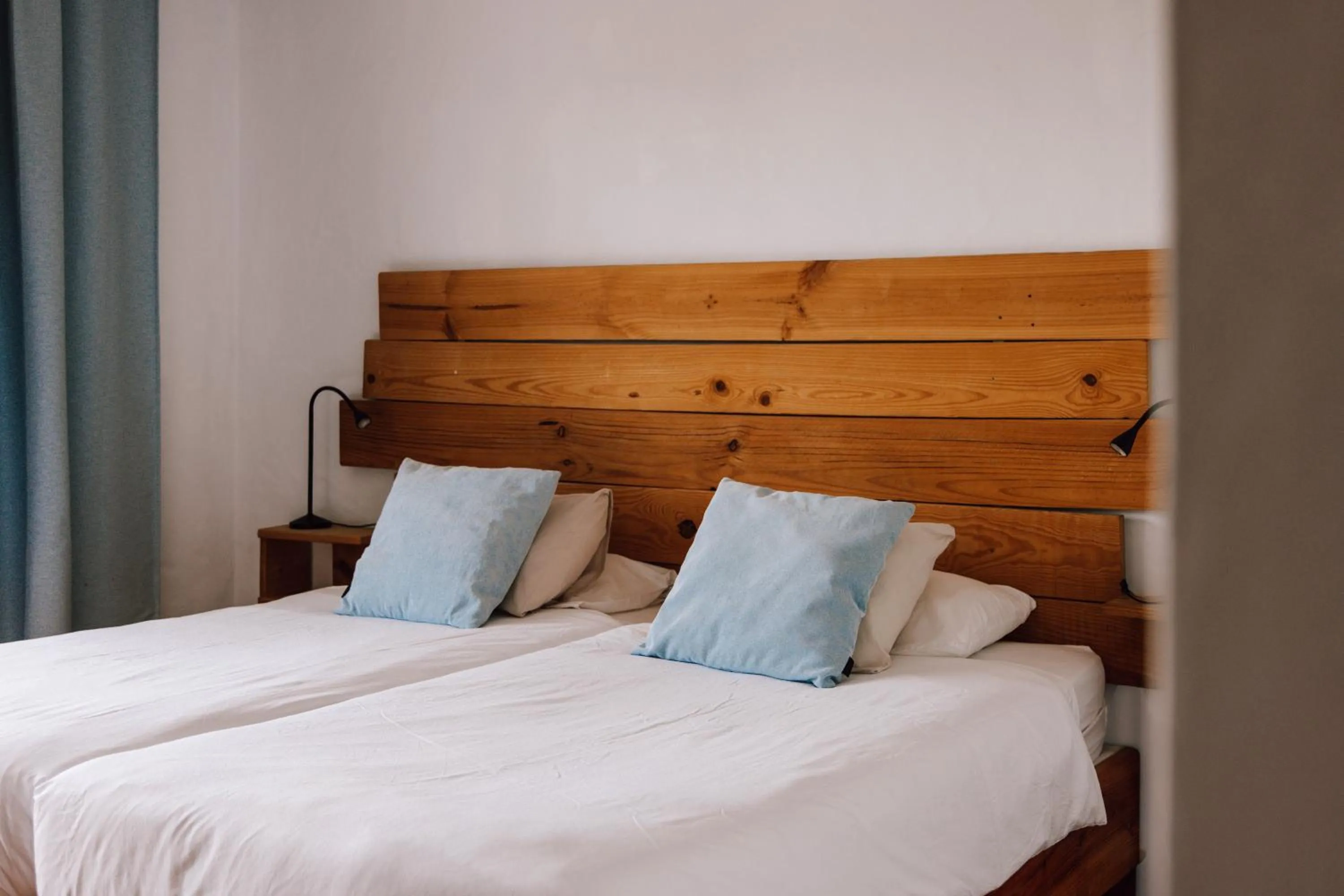 Photo of the whole room, Bed in Surfescape Fuerteventura