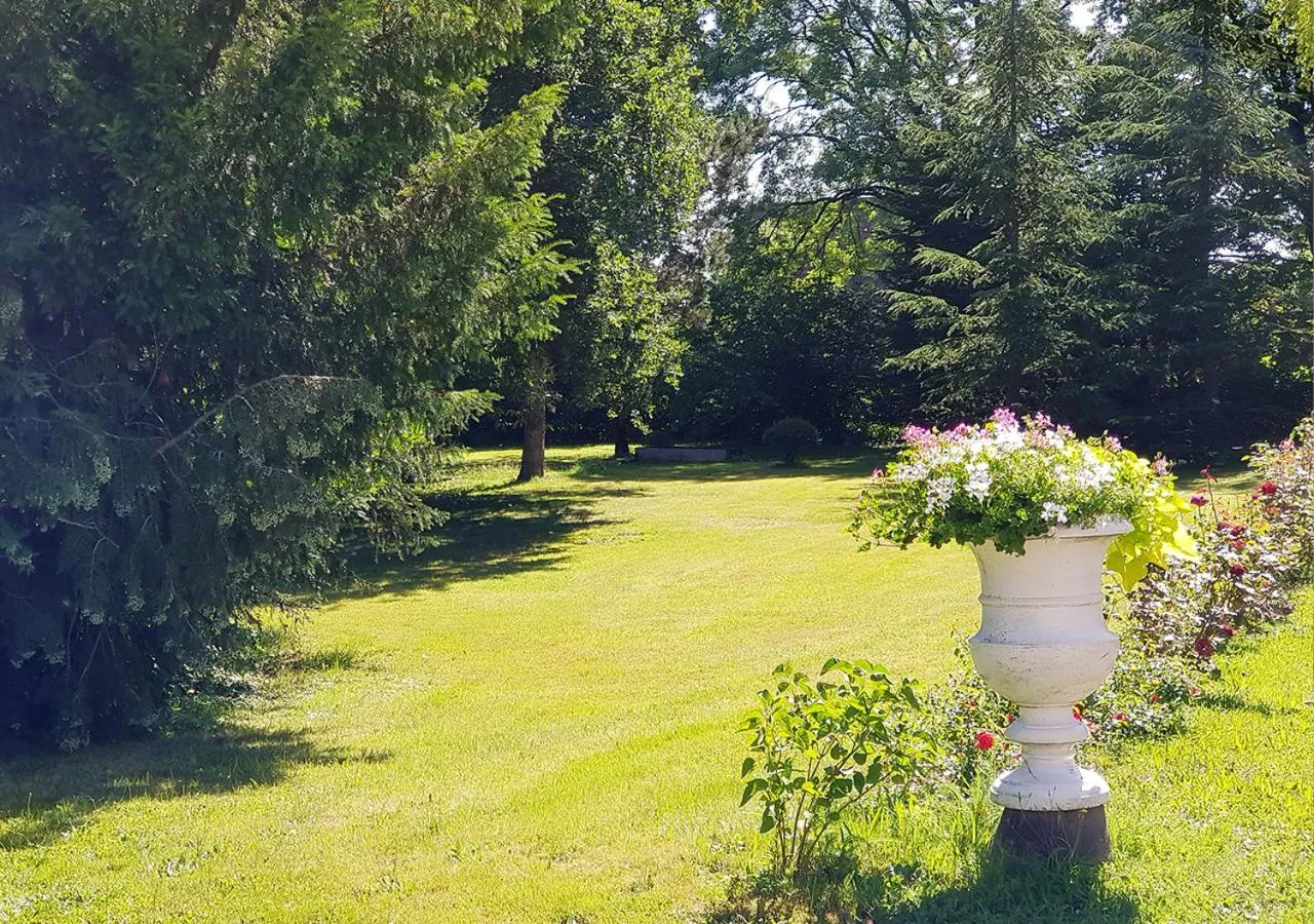 Property building in La Roseraie