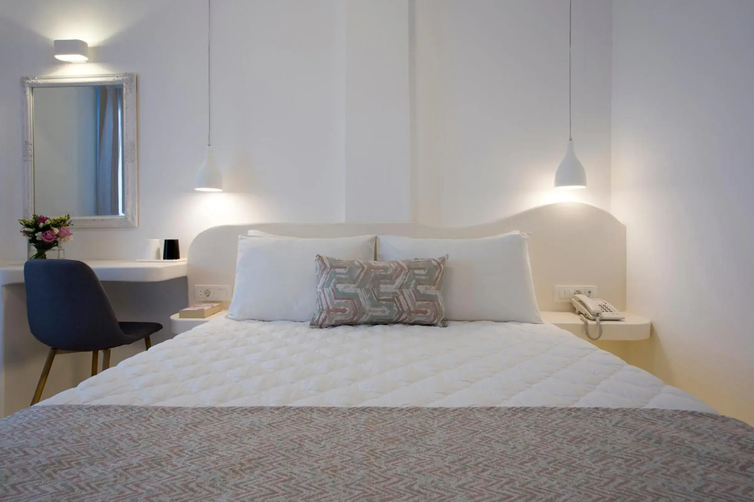 Bedroom, Bed in Alexandra Hotel Bedroom, Bed in Alexandra Hotel