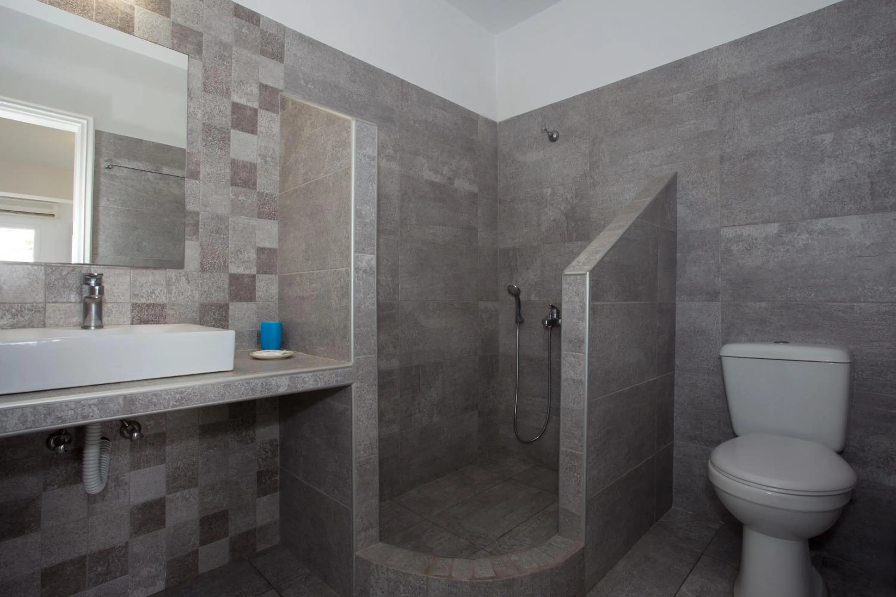 Bathroom in Alexandra Hotel