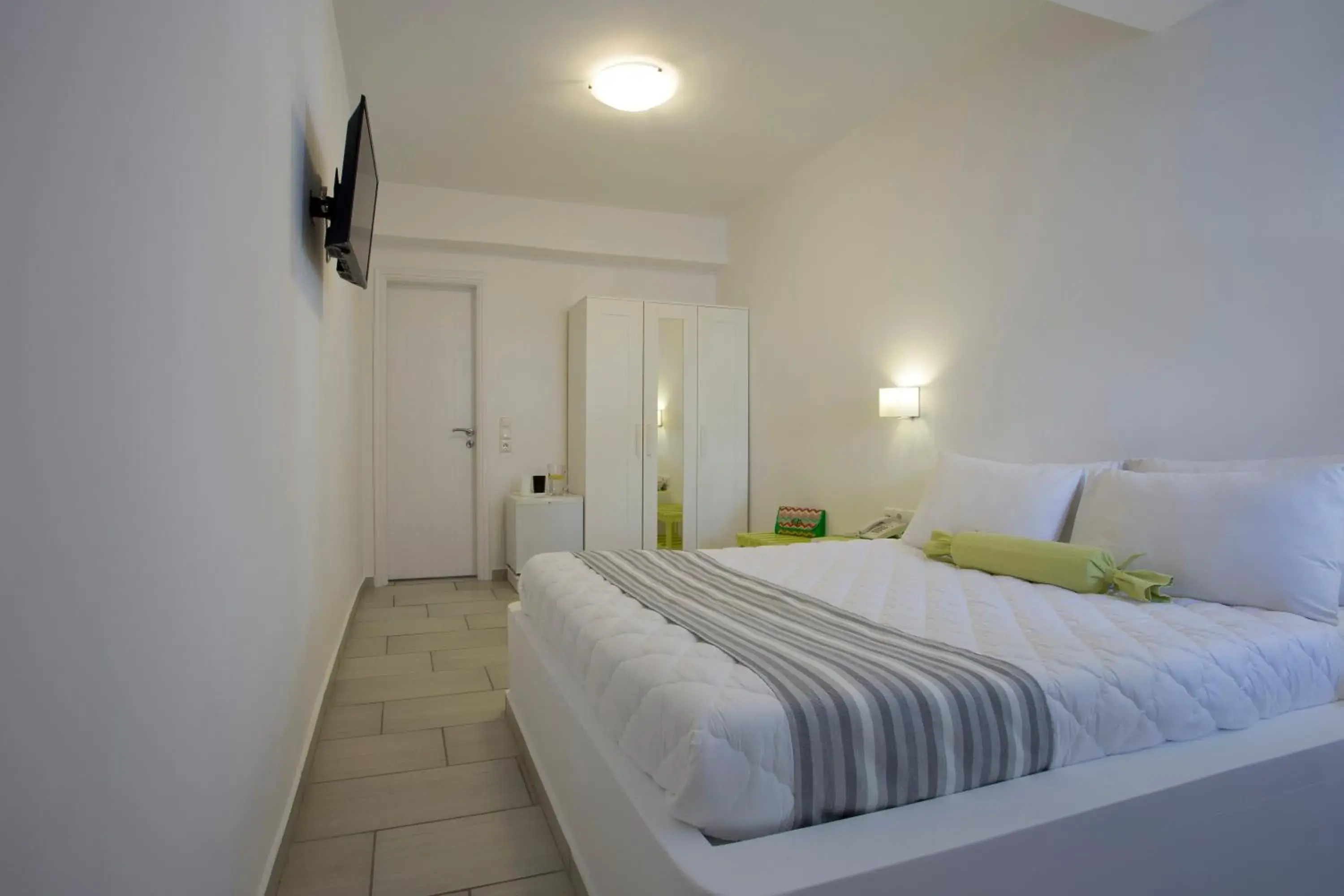 Bedroom, Bed in Alexandra Hotel Bedroom, Bed in Alexandra Hotel