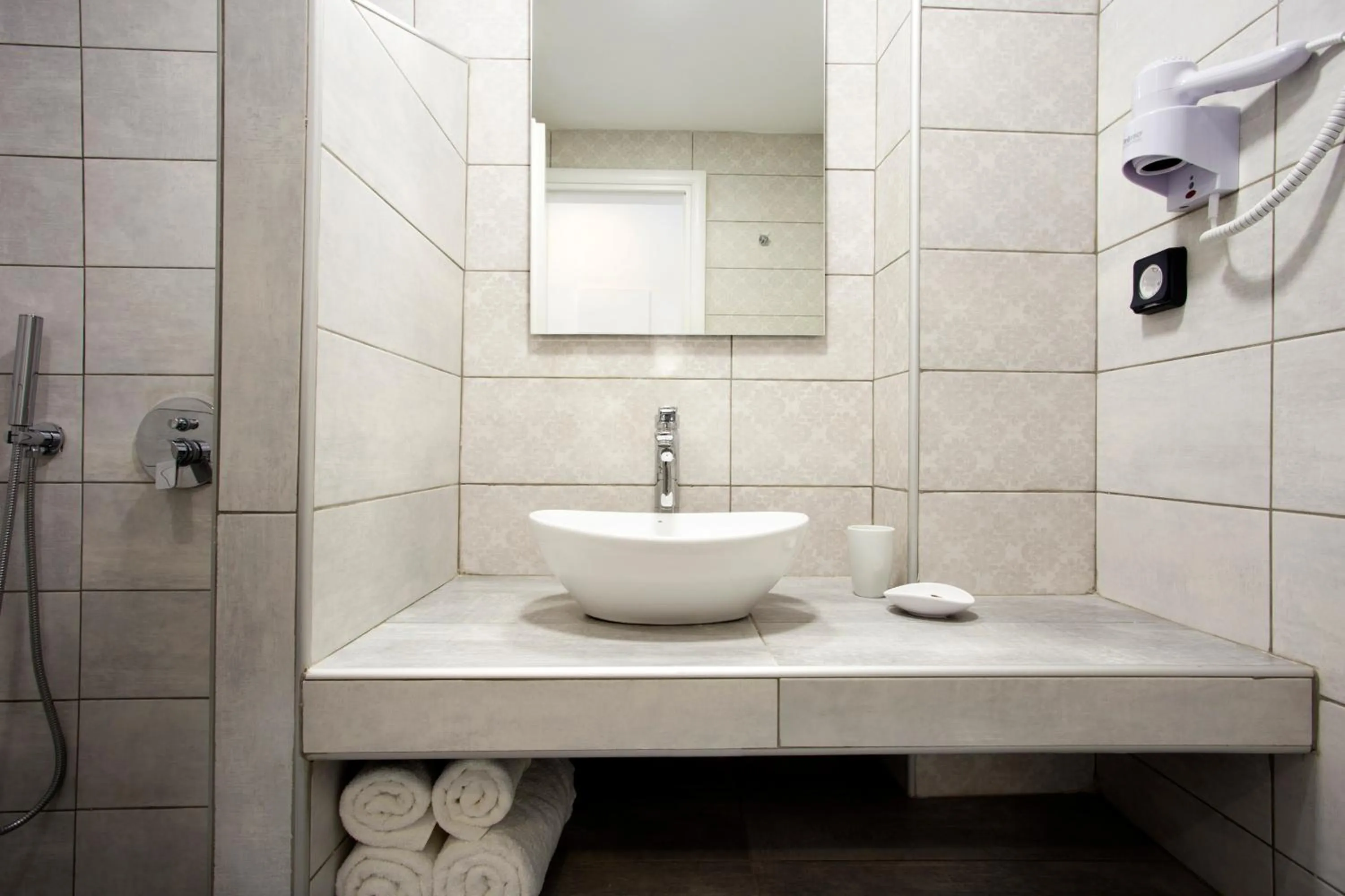 Bathroom in Alexandra Hotel