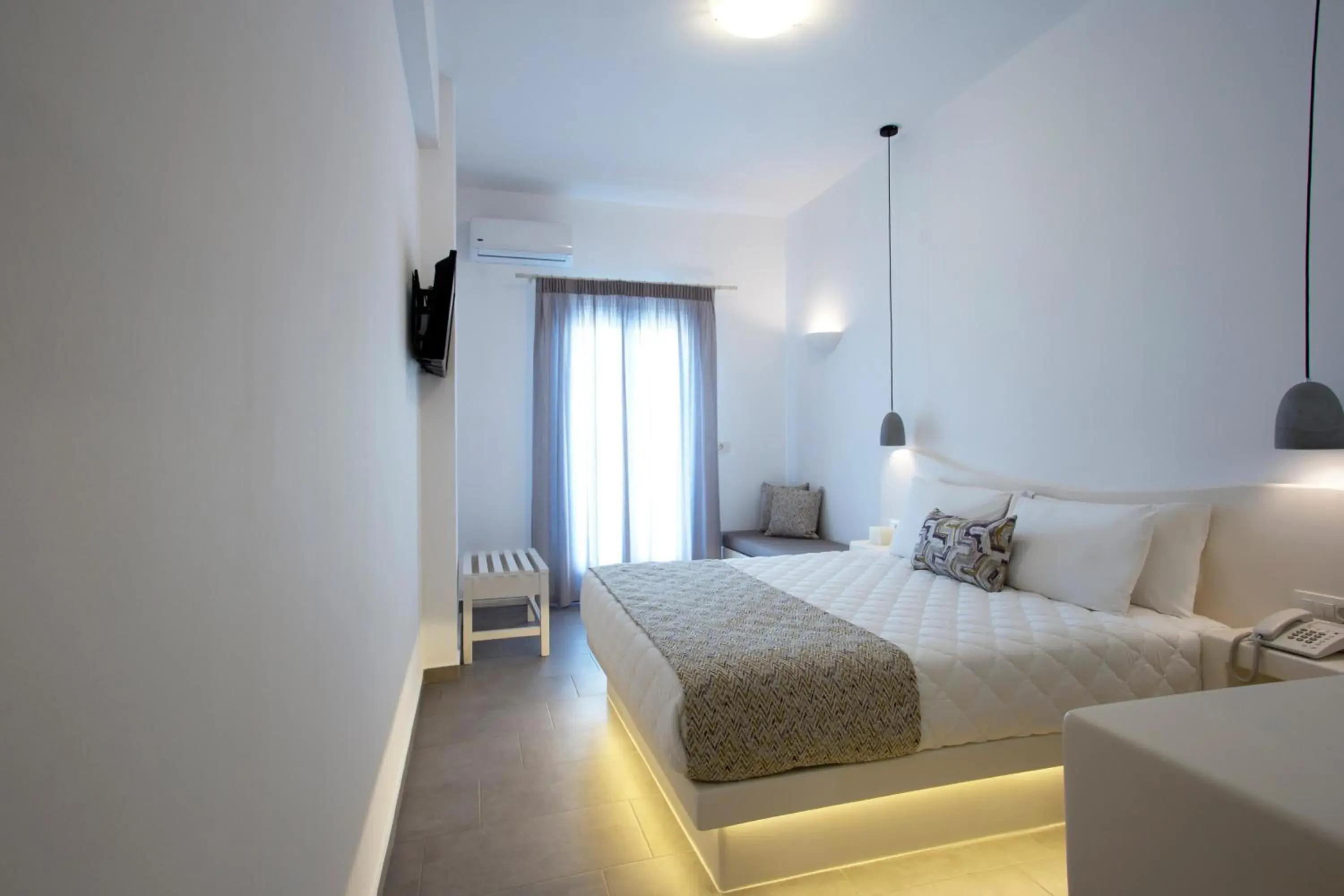 Bedroom, Bed in Alexandra Hotel Bedroom, Bed in Alexandra Hotel