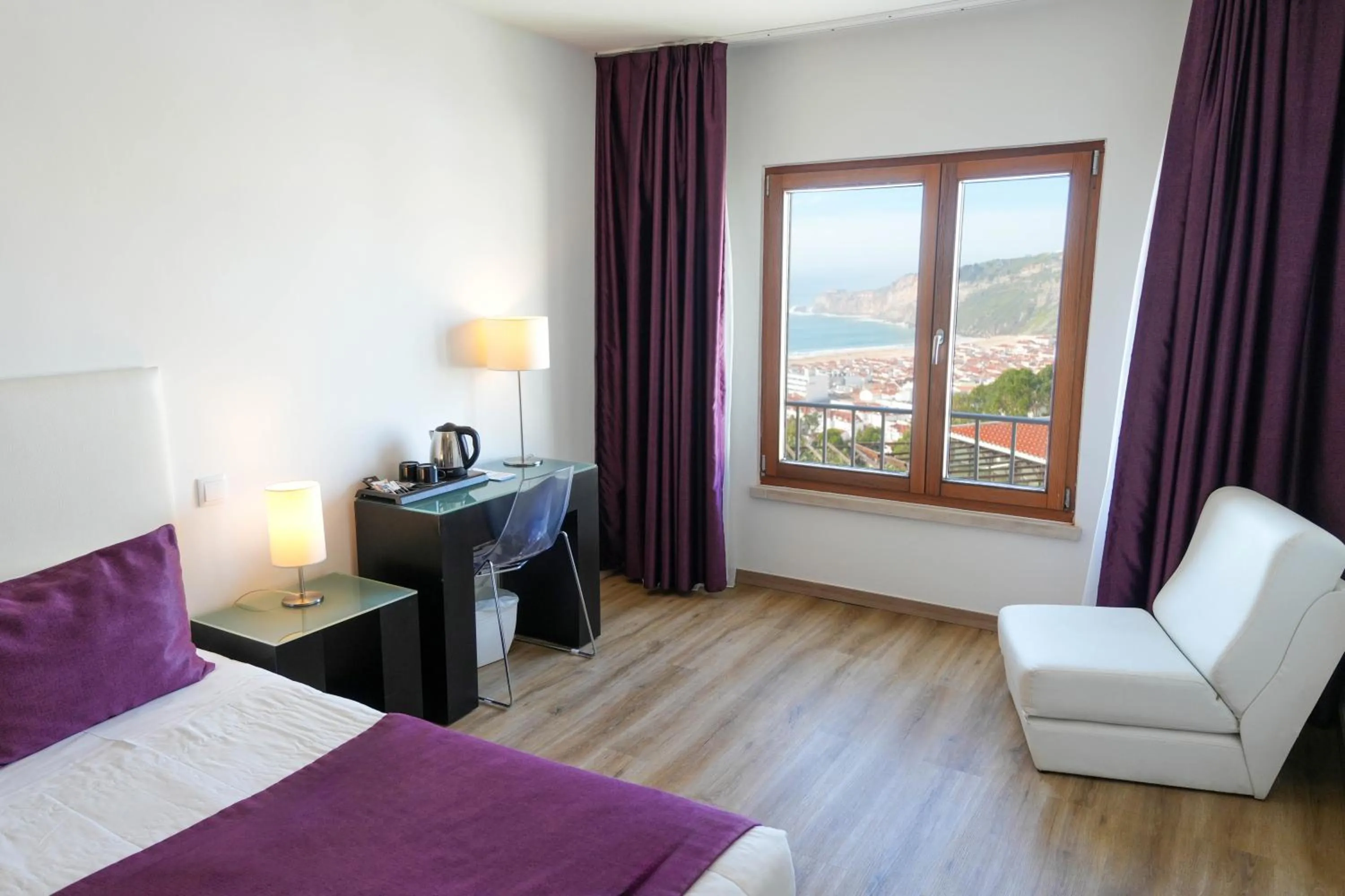 Bedroom, Bed in Miramar Hotel Spa & Apartments