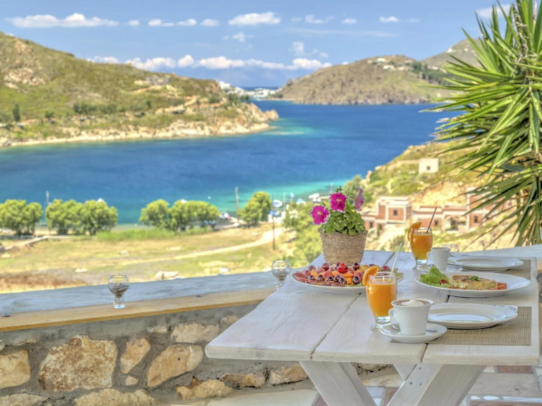 Restaurant/places to eat in Eirini Luxury Hotel Villas