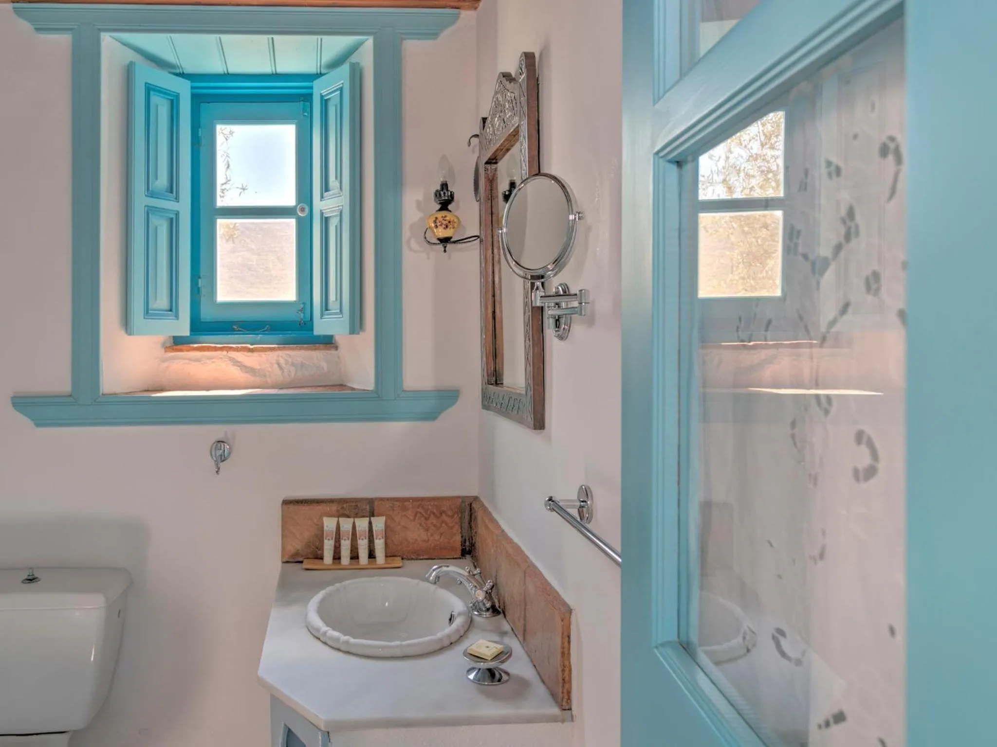 Toilet in Eirini Luxury Hotel Villas