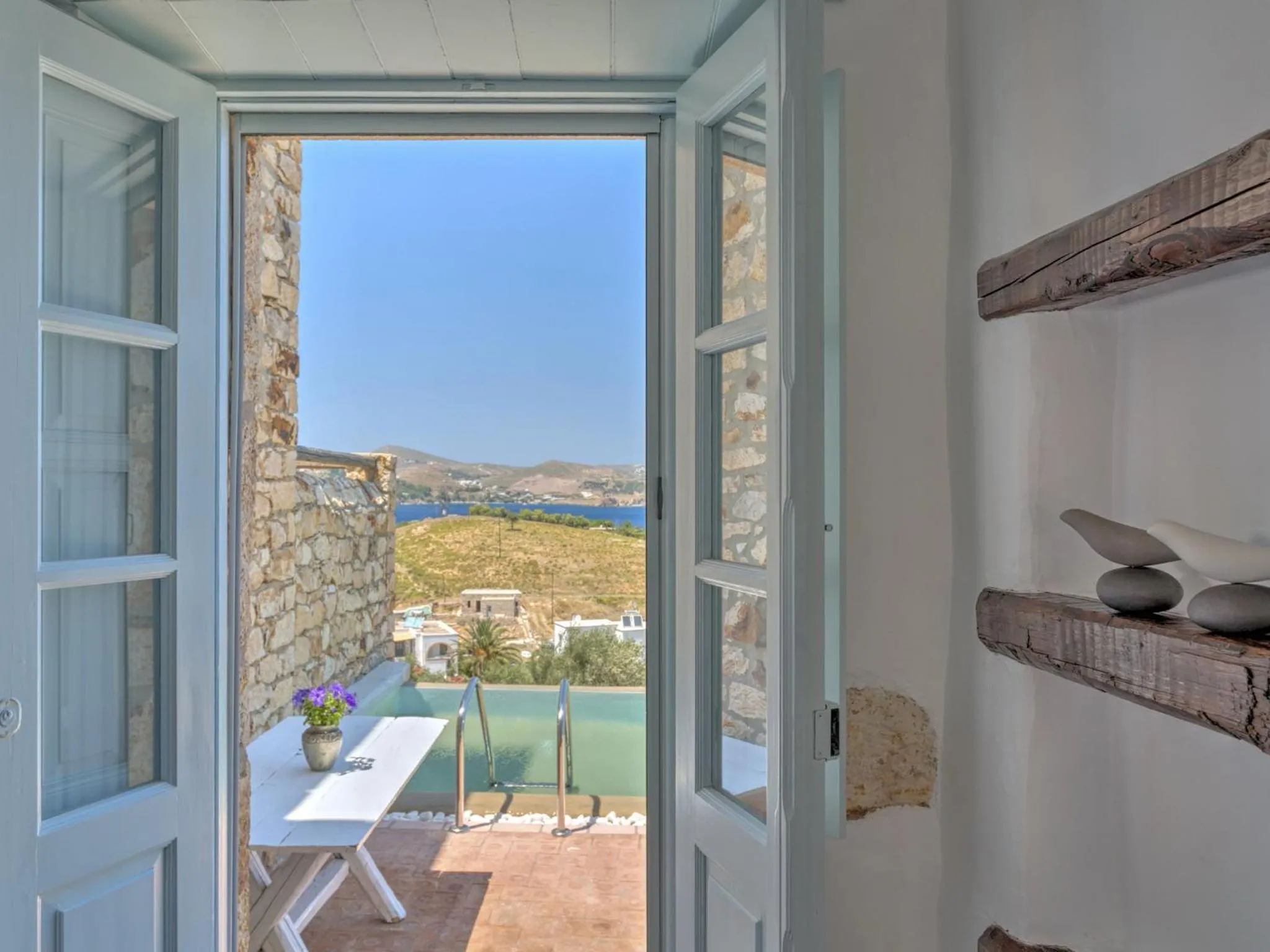 Swimming pool in Eirini Luxury Hotel Villas