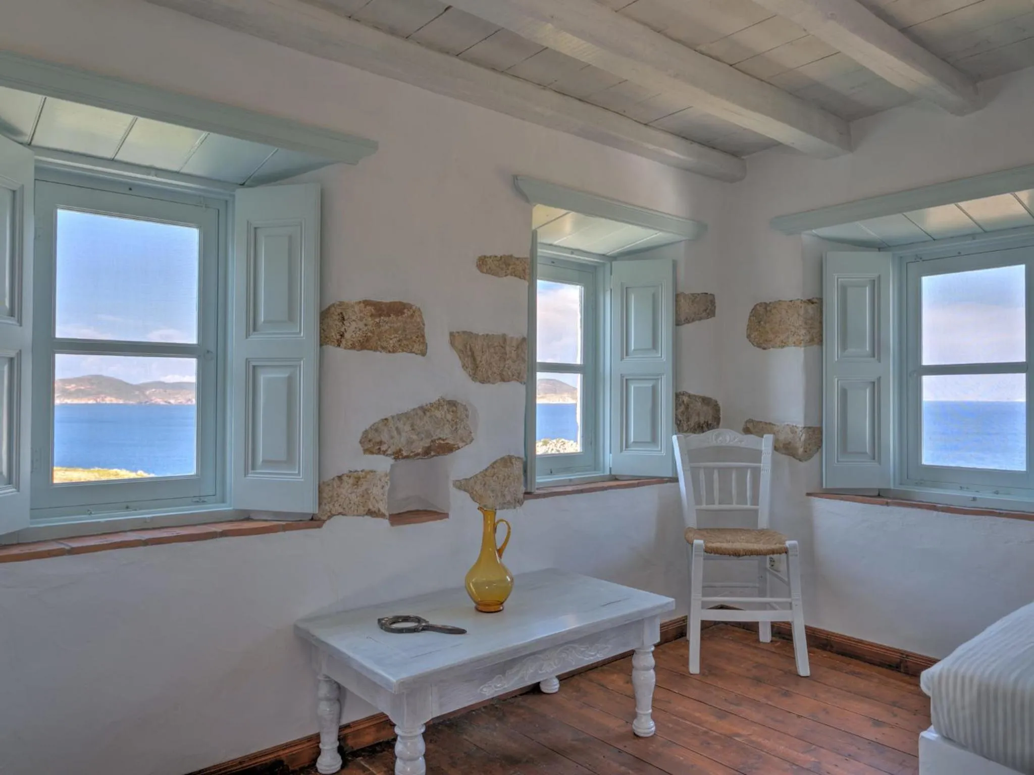 Area and facilities in Eirini Luxury Hotel Villas