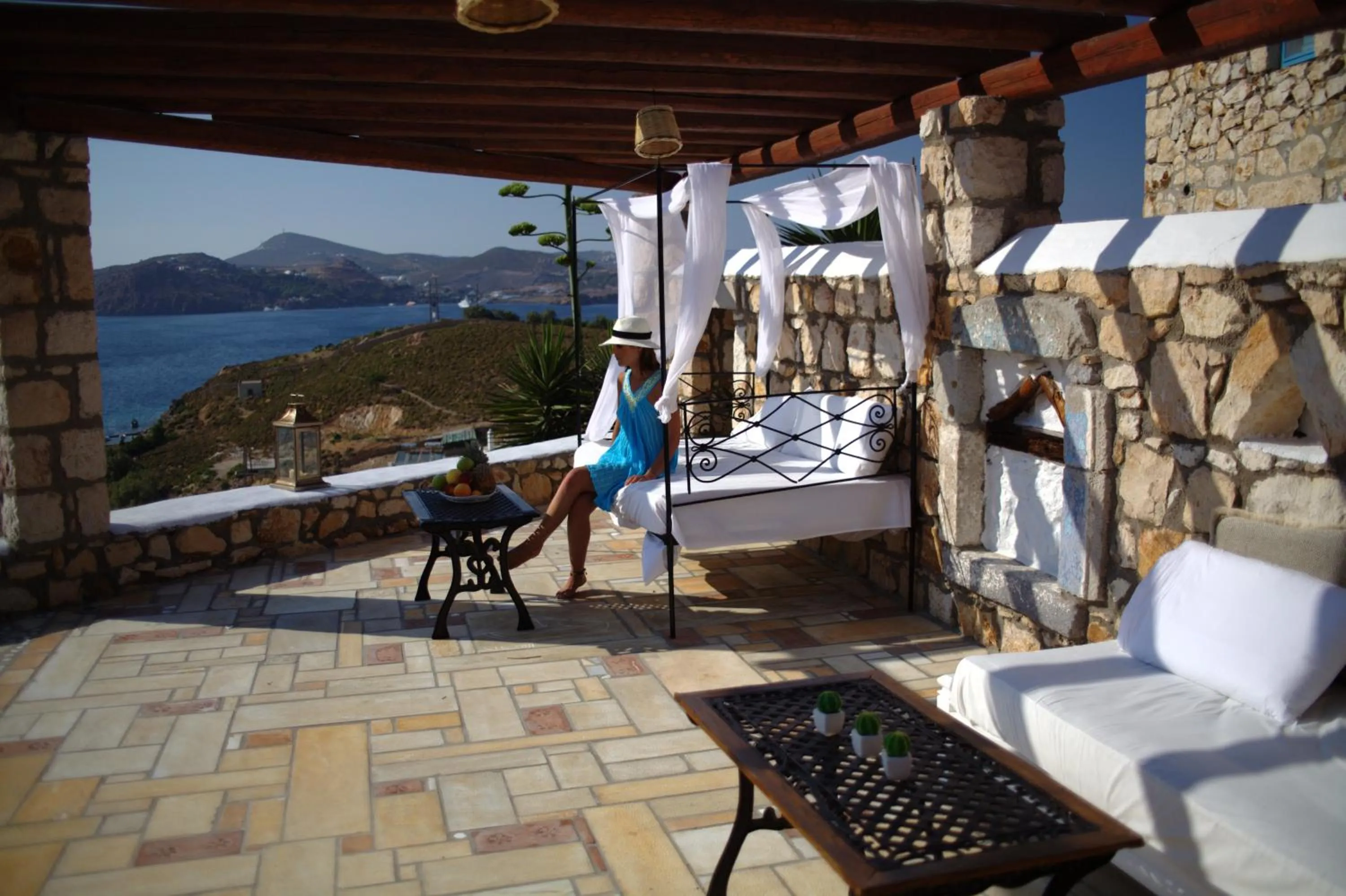 Restaurant/places to eat in Eirini Luxury Hotel Villas