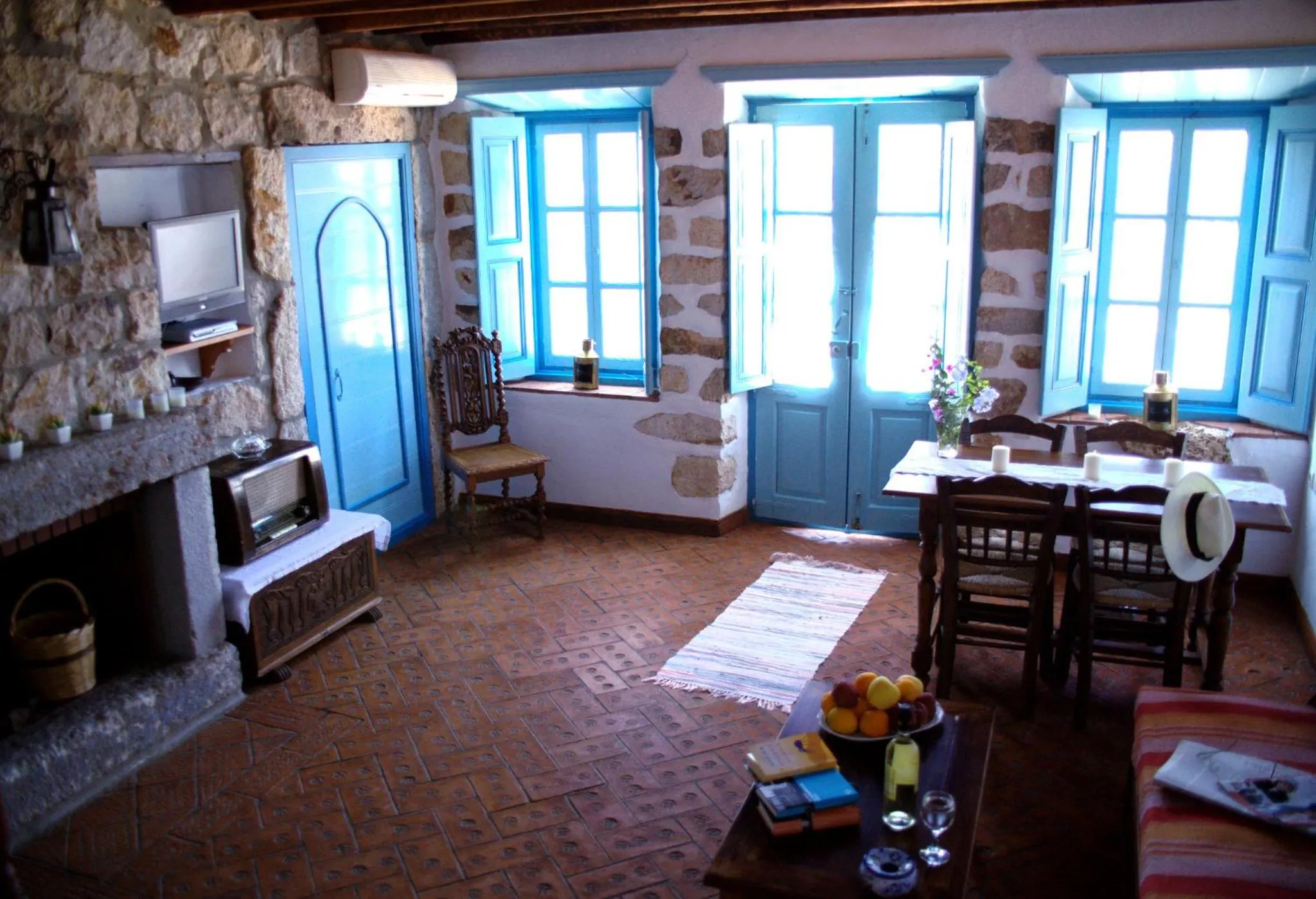 Living room in Eirini Luxury Hotel Villas