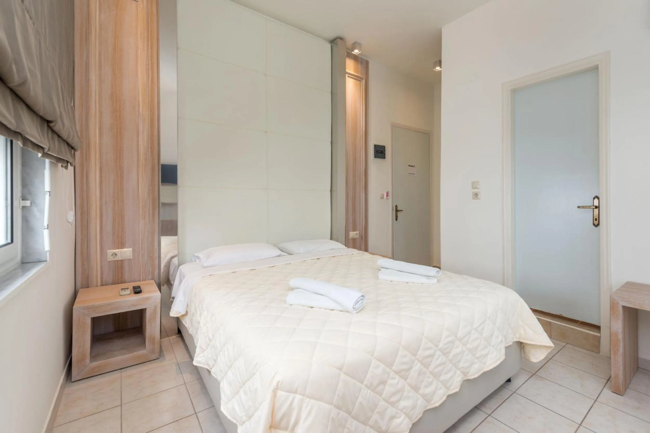 Photo of the whole room, Bed in Hotel George