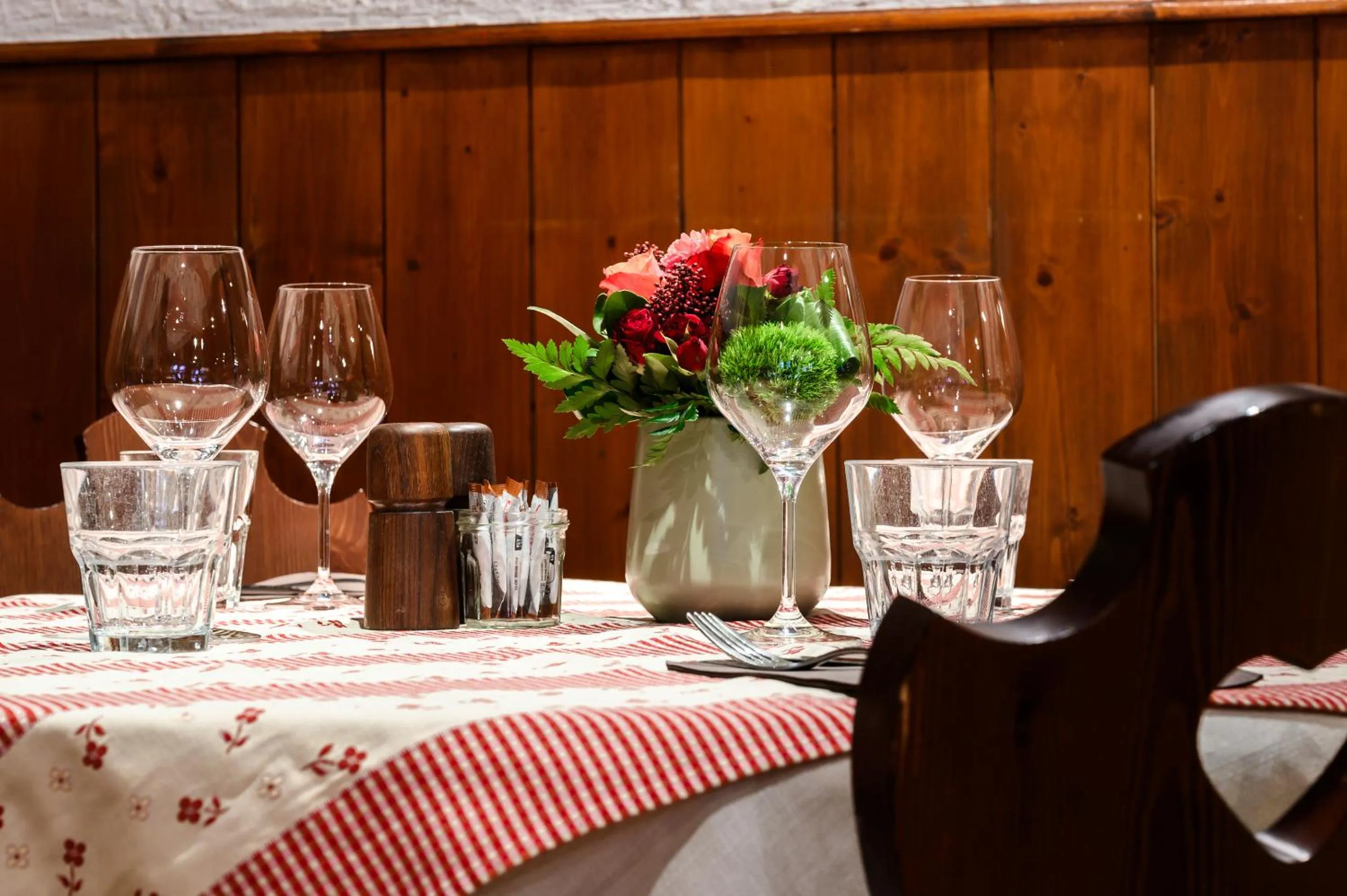 Restaurant/places to eat in Hôtel le Saint Nicolas