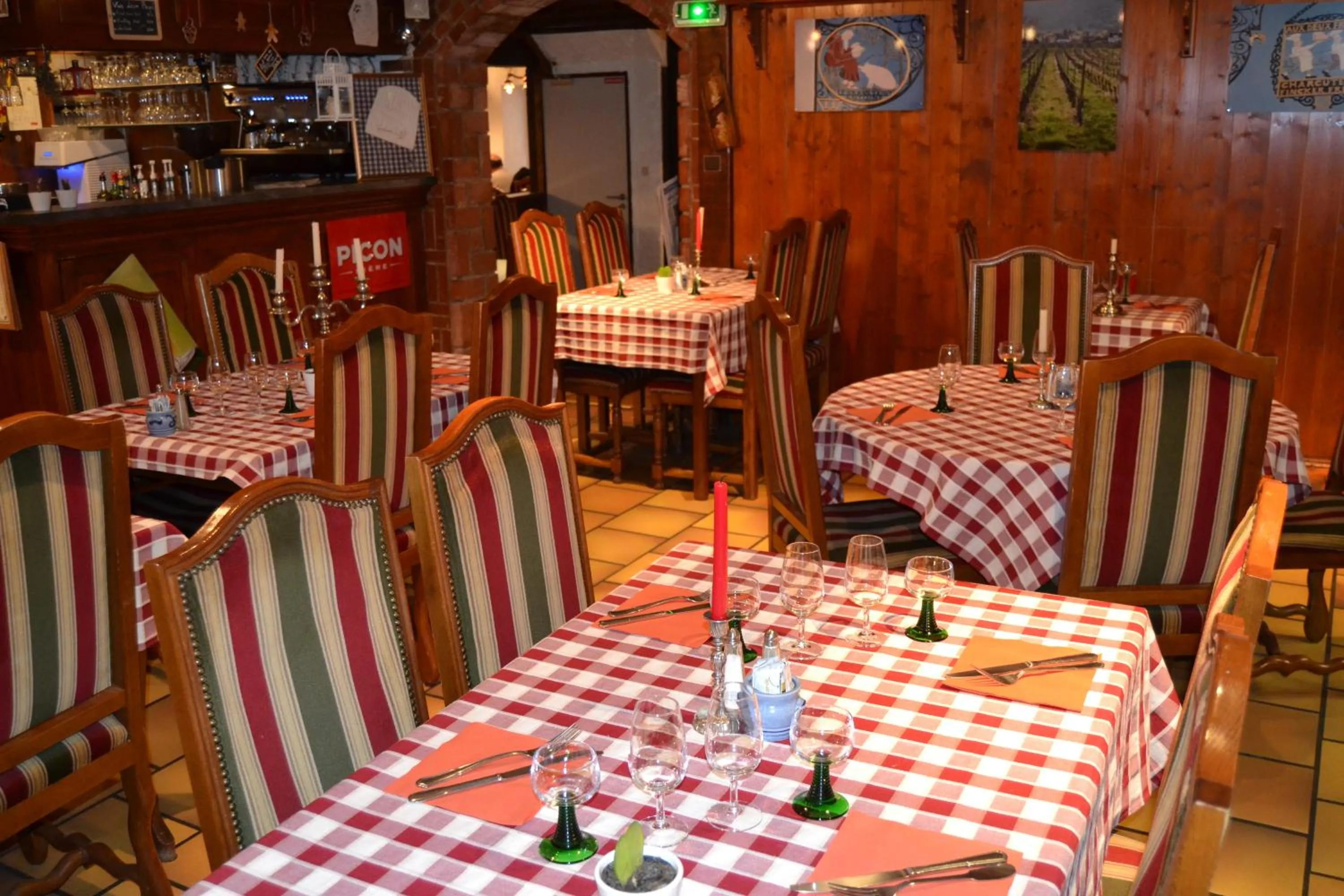 Restaurant/places to eat in Hôtel le Saint Nicolas