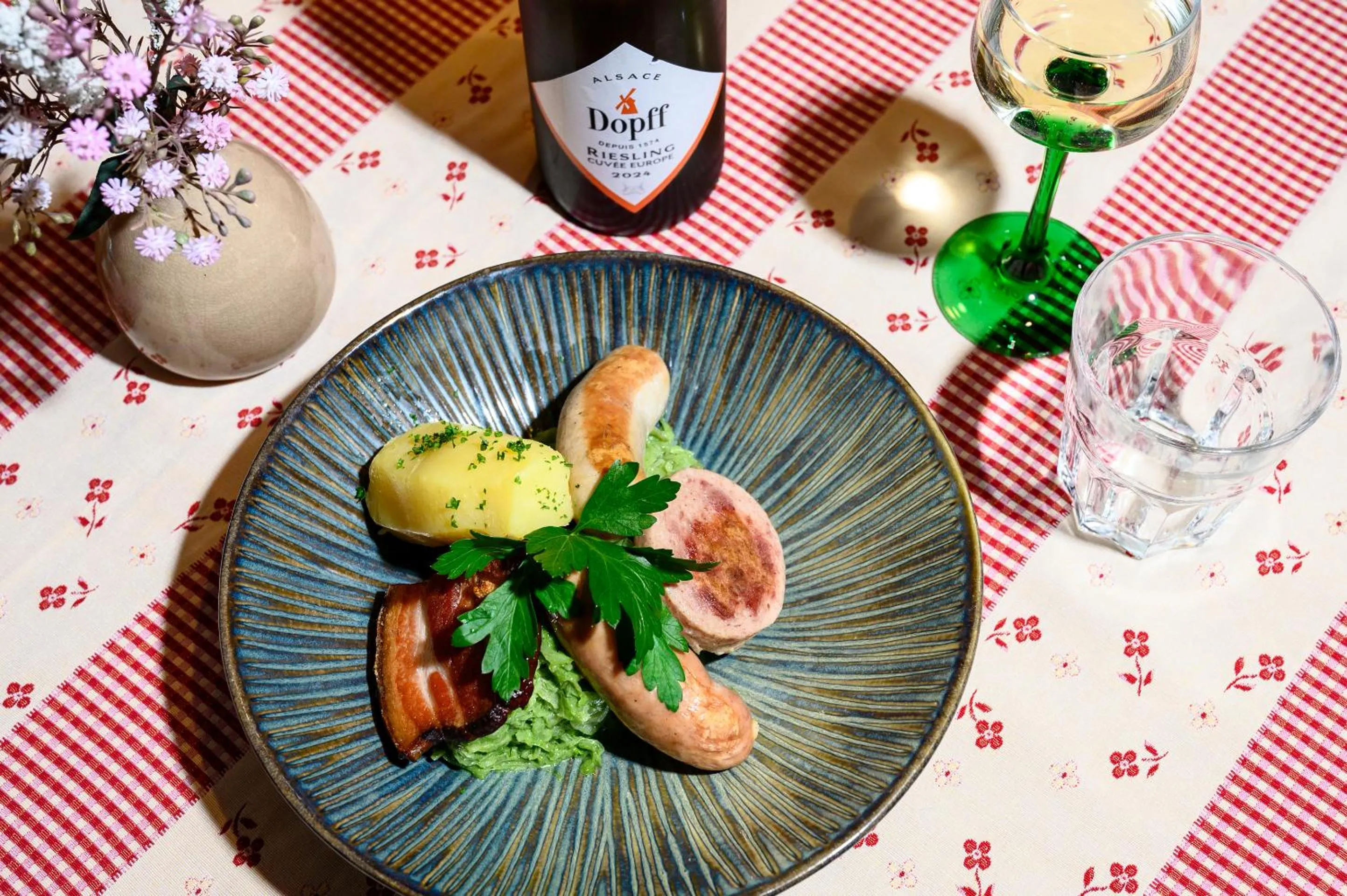 Restaurant/places to eat in Hôtel le Saint Nicolas