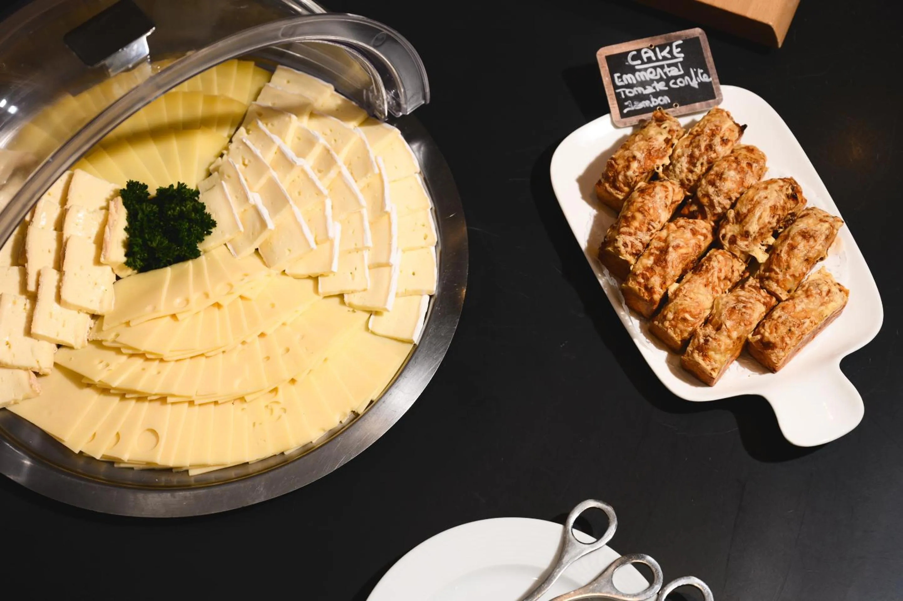 Breakfast in Hôtel le Saint Nicolas