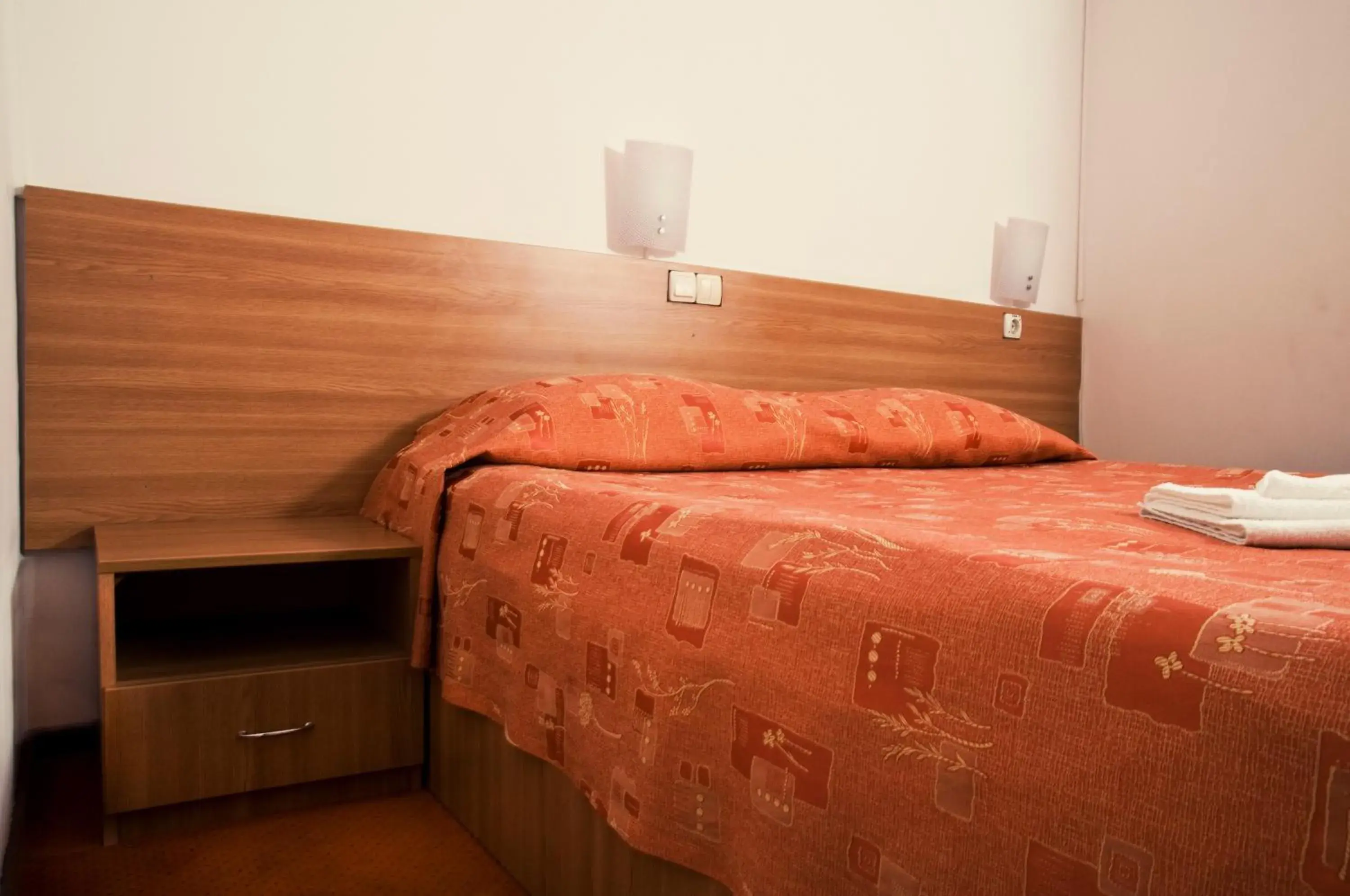 Standard Twin Room in Hotel Est Standard Twin Room in Hotel Est