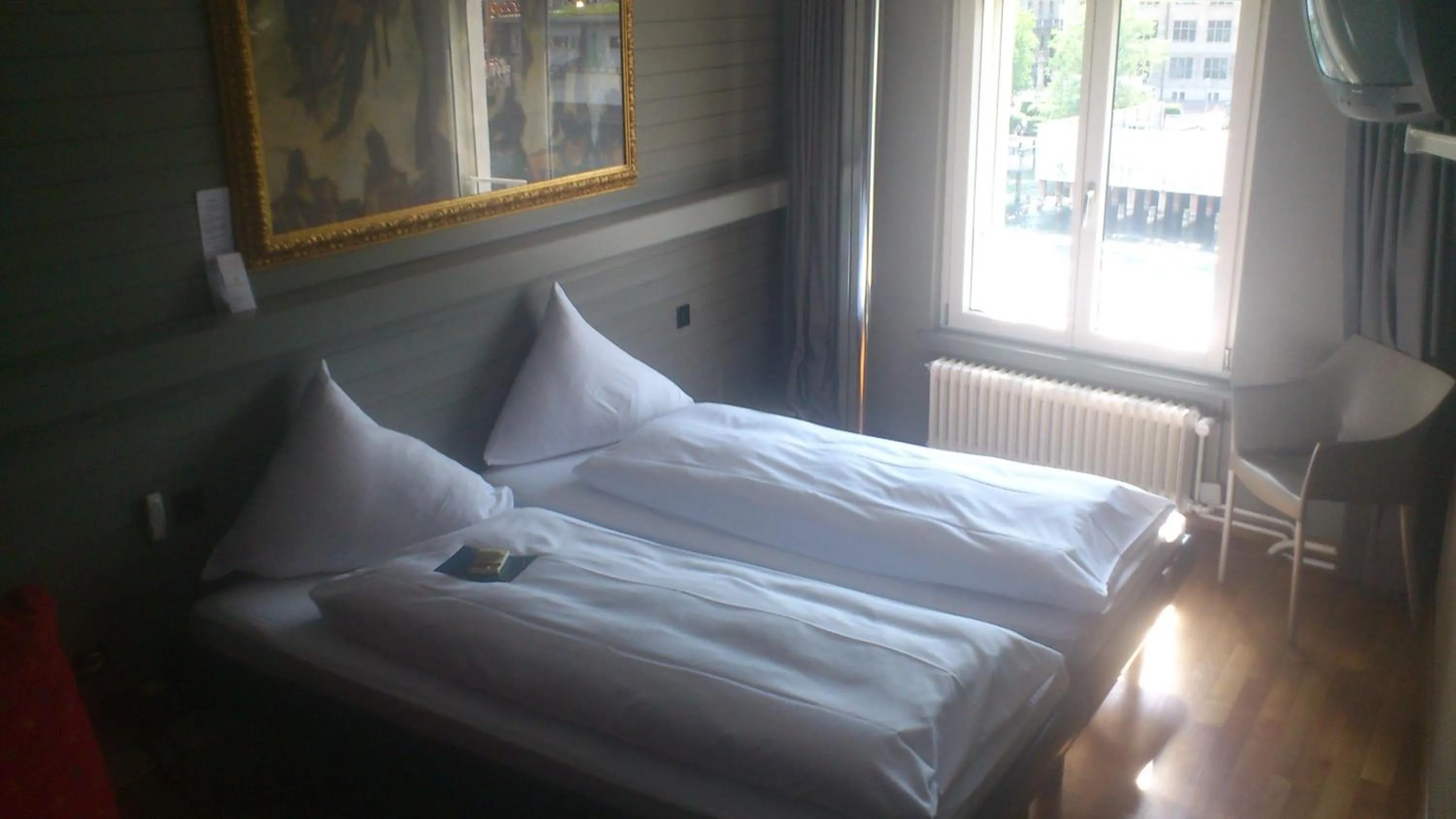 Bed in Hotel Limmatblick