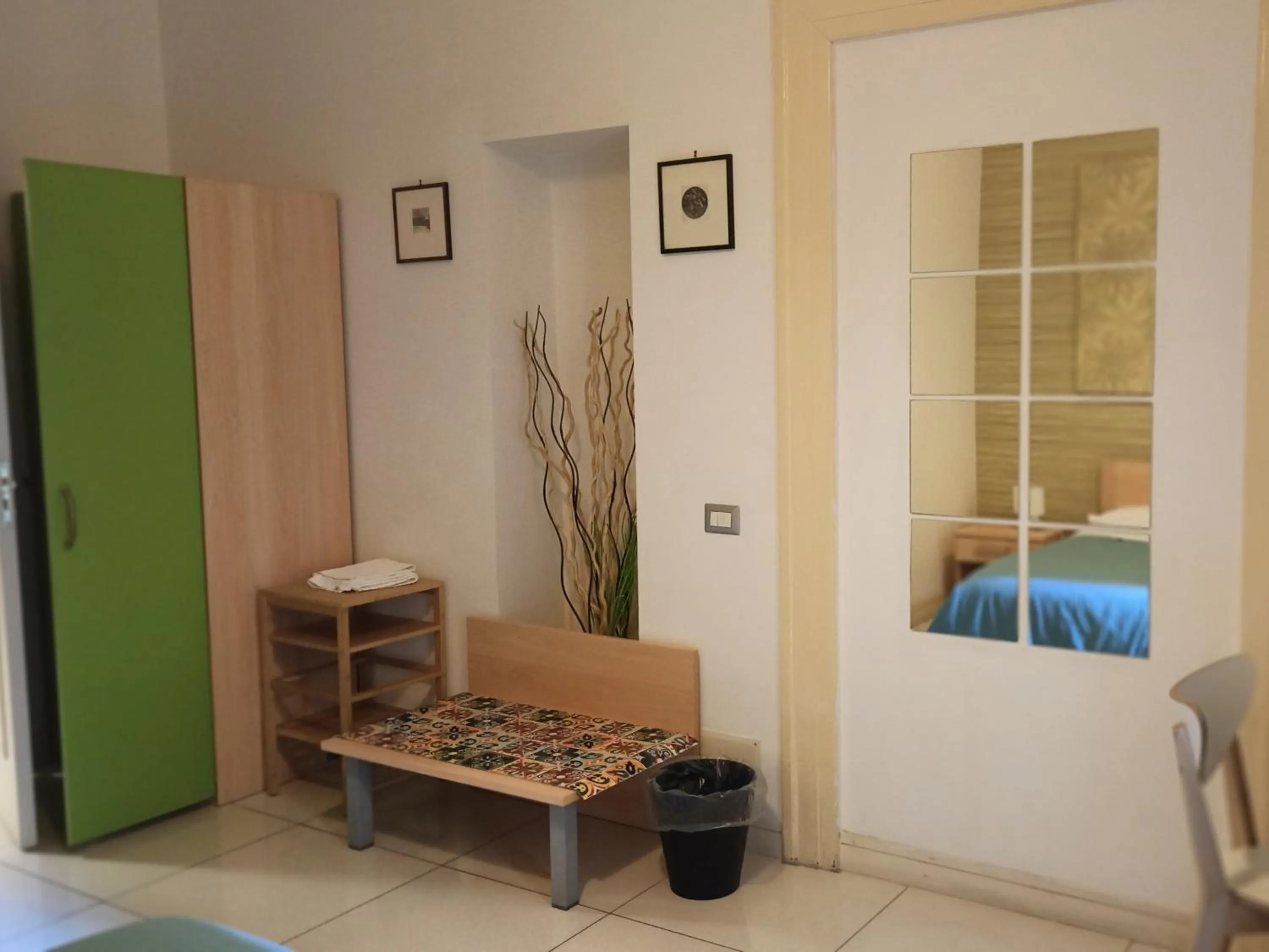 wardrobe in B&B Casa Aragonese