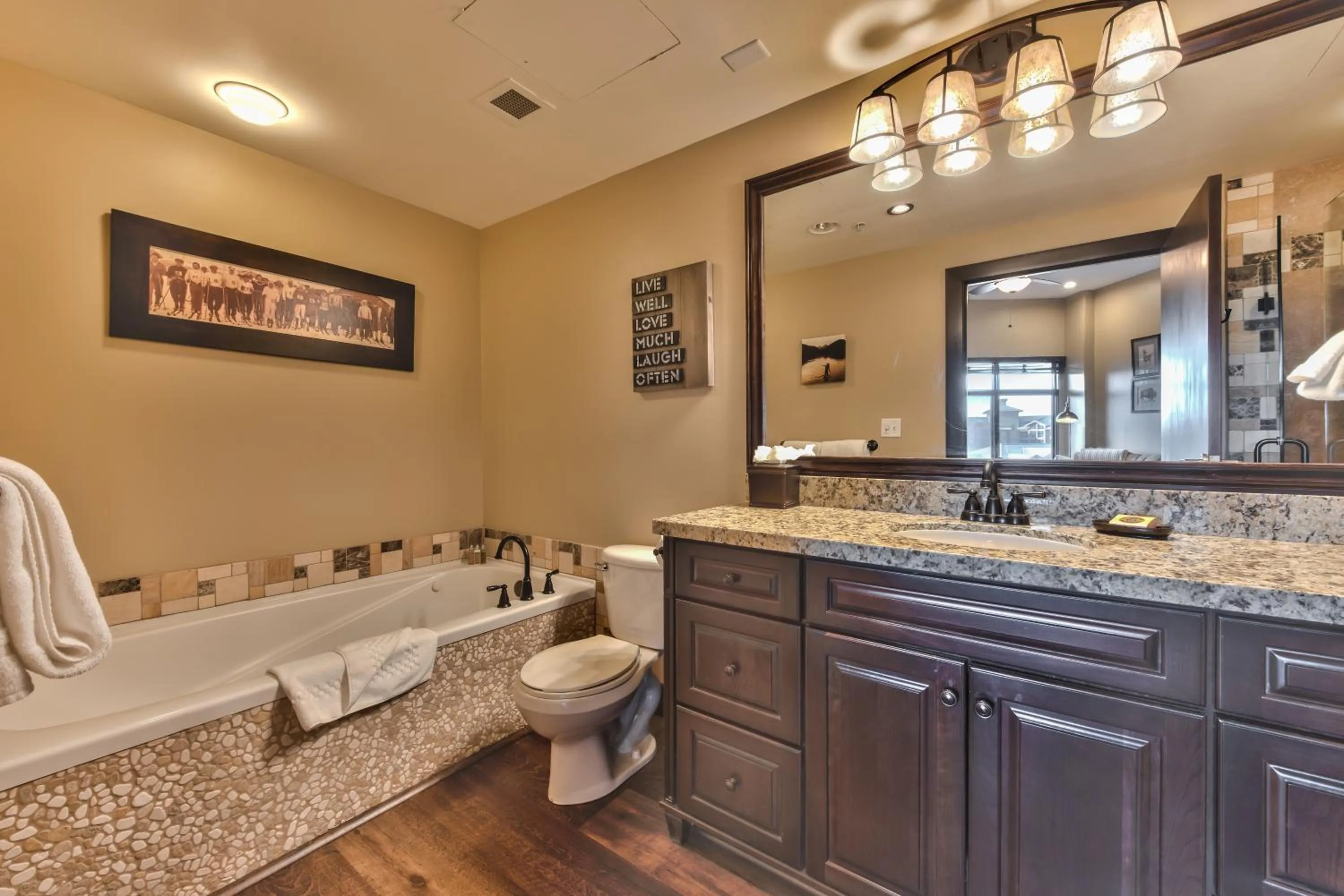 Bathroom in Superior Ski In Ski out, Top floor Penthouse, Pool, Hot Tubs Conde Nast Forbes Award Winner B508