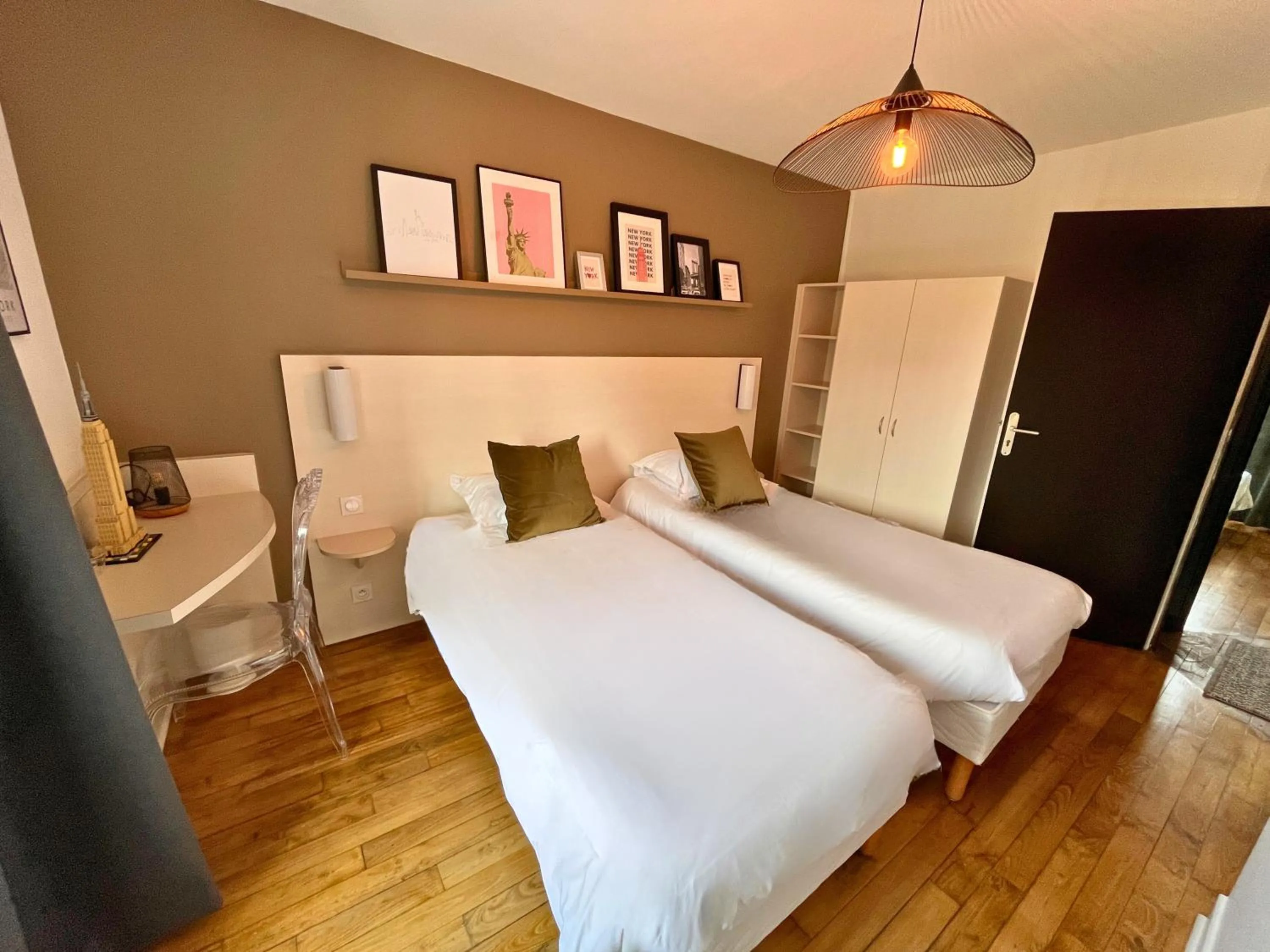 Bed in Hôtel Restaurant La Maison