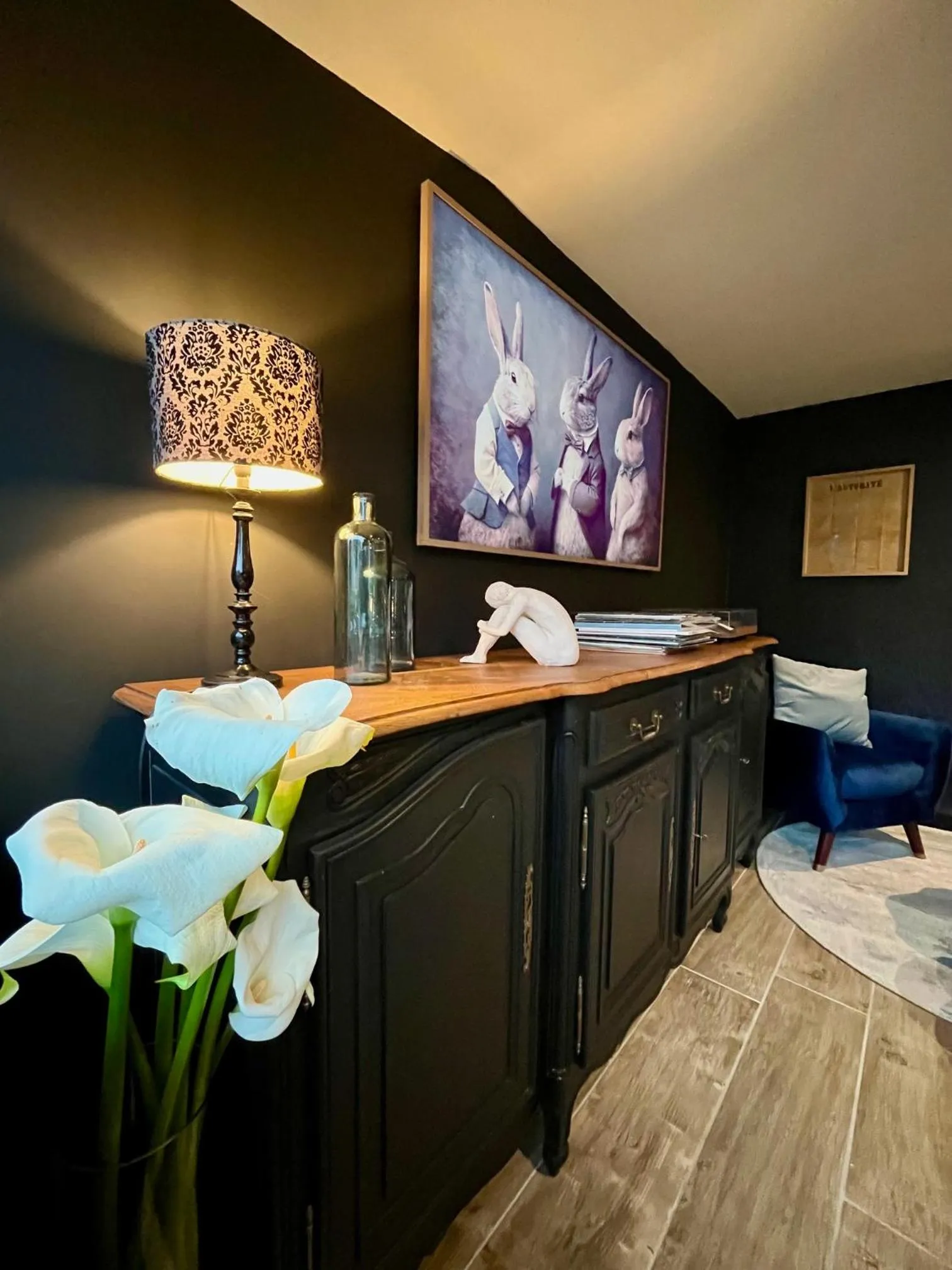 Library in Hôtel Restaurant La Maison