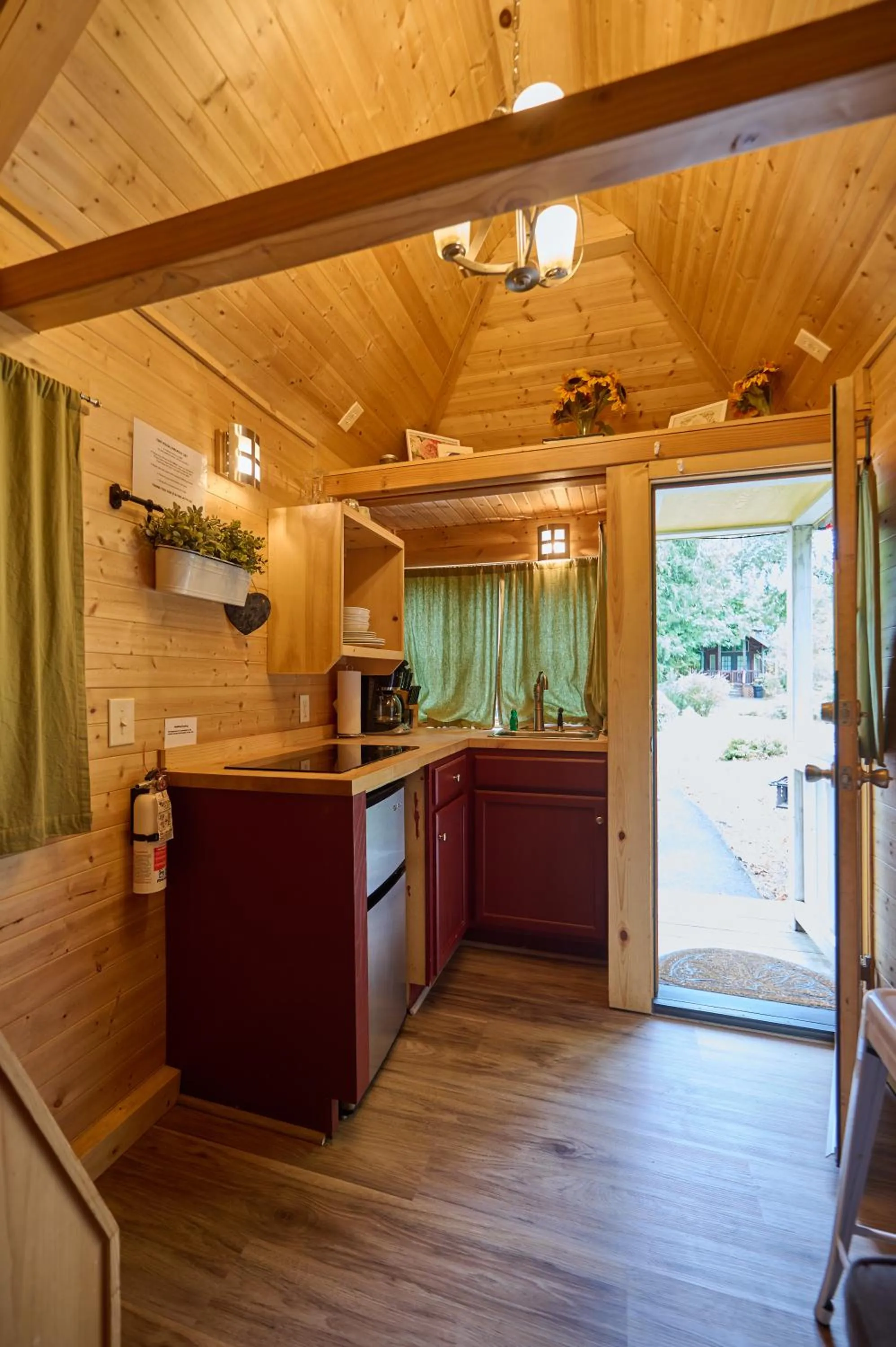 Kitchen or kitchenette in Mt Hood Tiny House Village