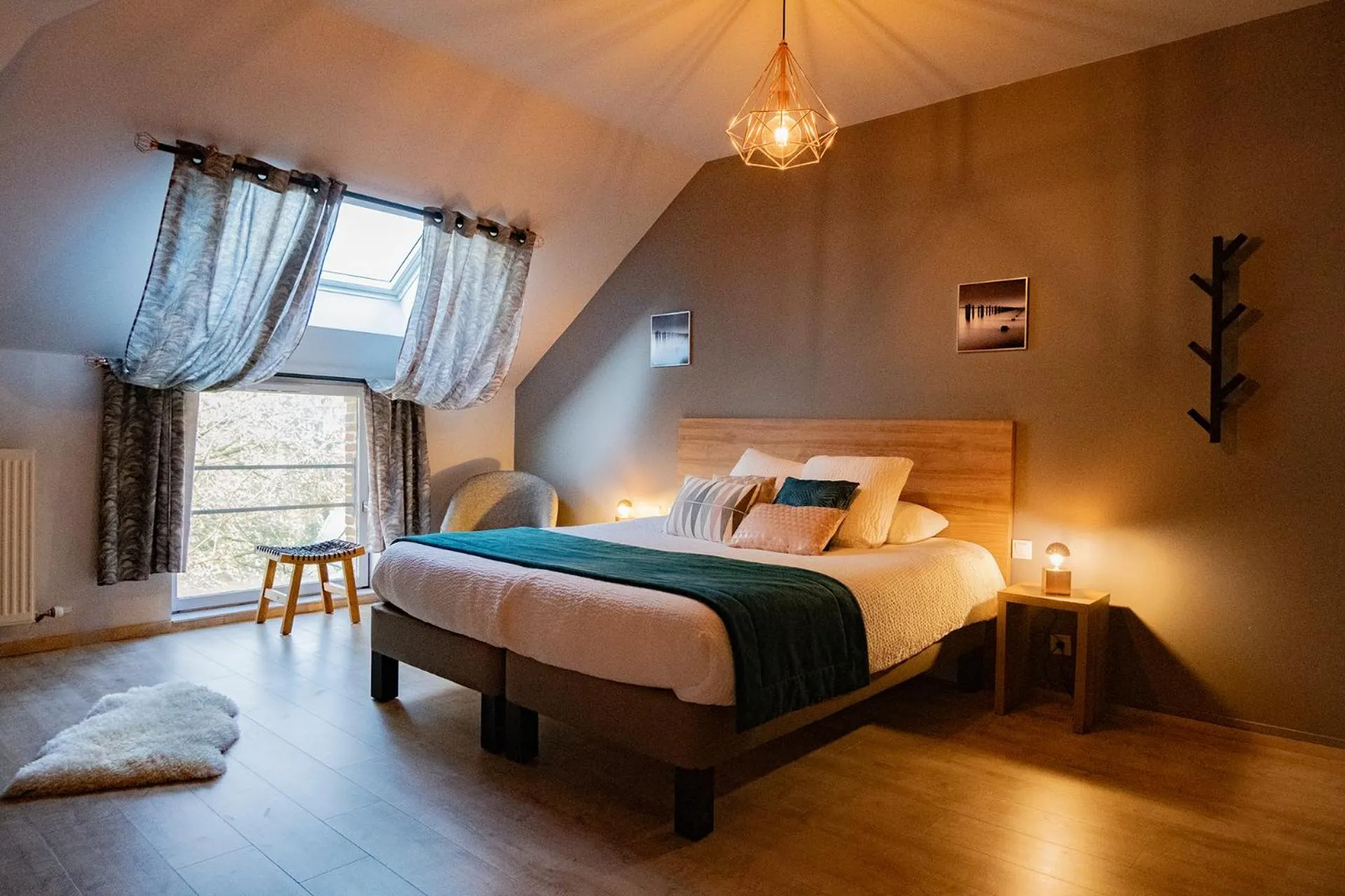 Bed in LOGIS-Hôtel-Restaurant La Gentilhommière