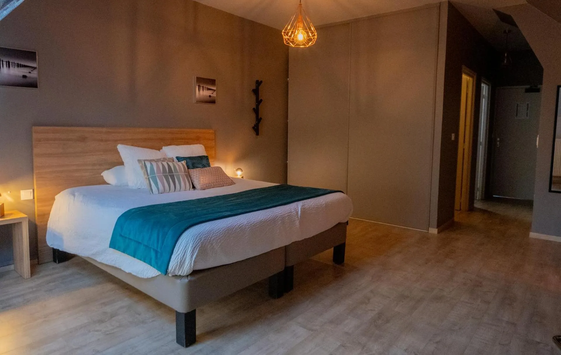 Bed in LOGIS-Hôtel-Restaurant La Gentilhommière