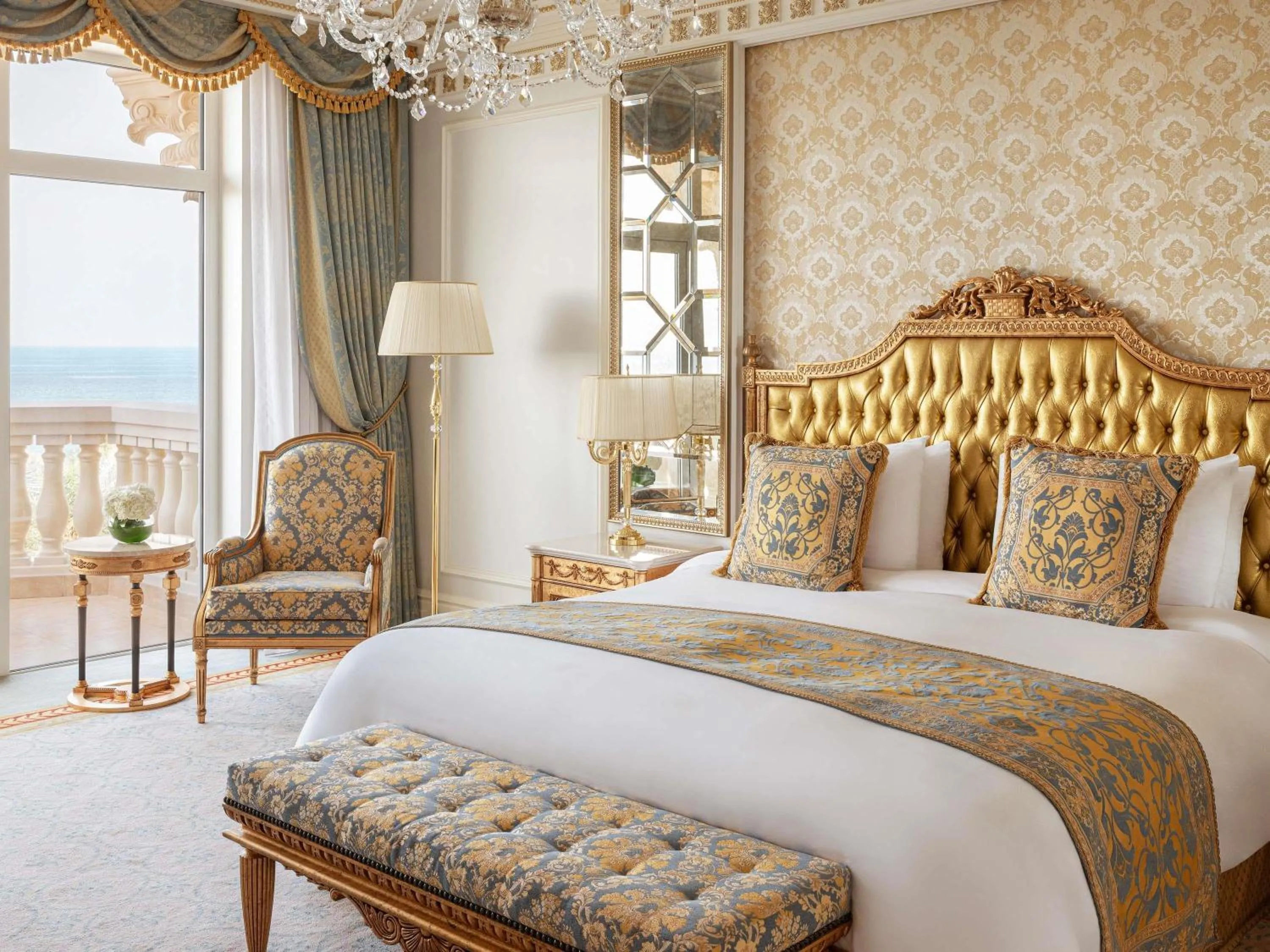 Bedroom, Bed in Raffles The Palm