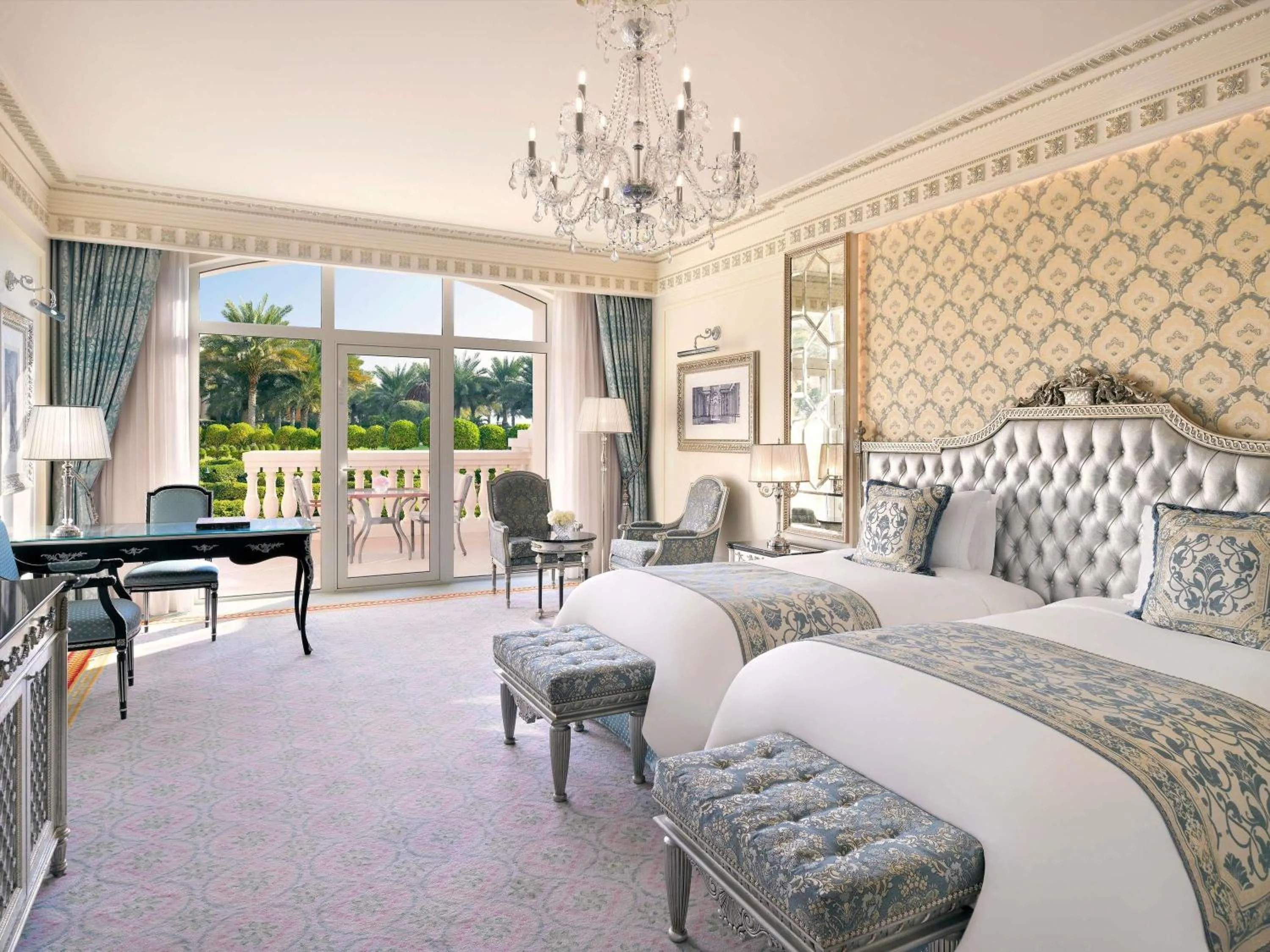 Bedroom, Bed in Raffles The Palm