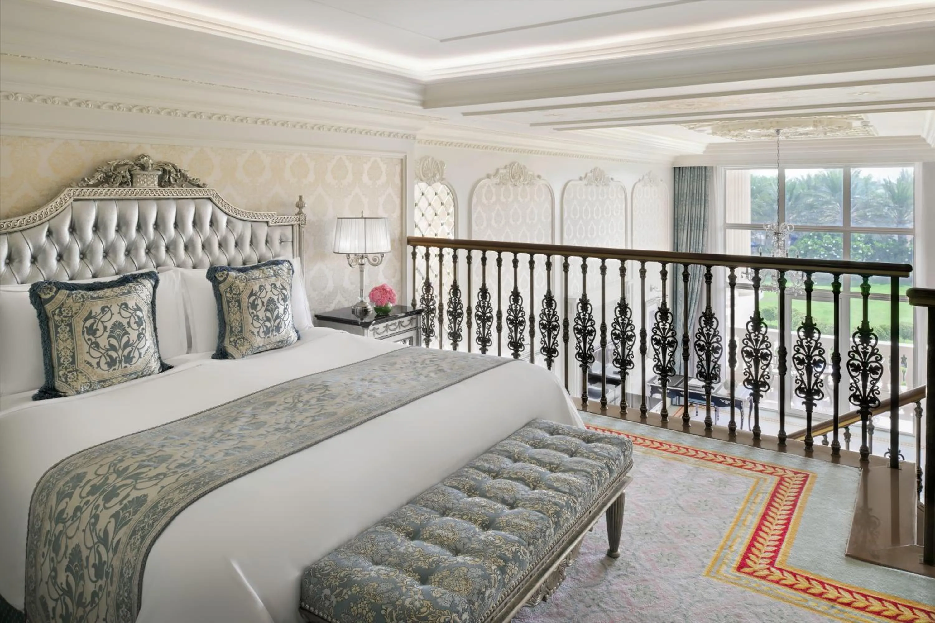 Bed in Raffles The Palm