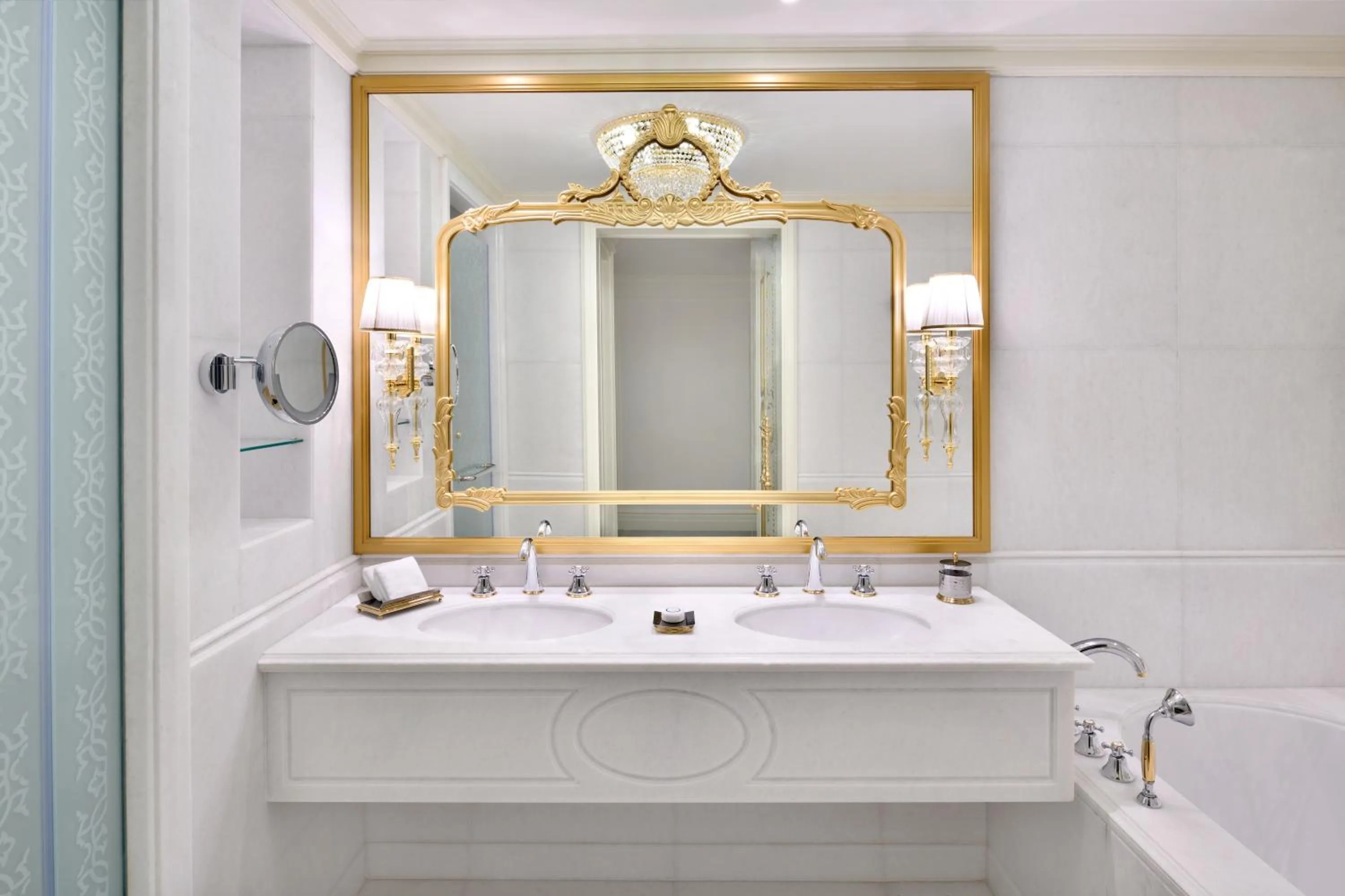 Bathroom in Raffles The Palm